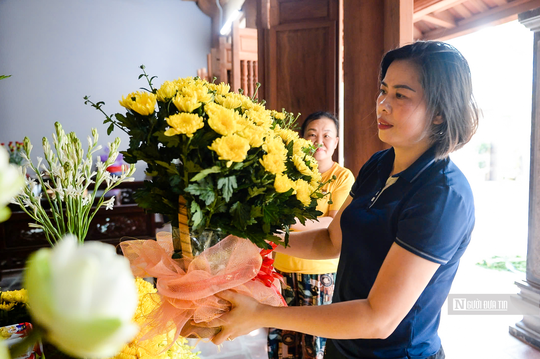 Hà Nội: Người dân thắp hương tưởng niệm cố Tổng Bí thư Nguyễn Phú Trọng- Ảnh 5. Hà Nội: Người dân thắp hương tưởng niệm cố Tổng Bí thư Nguyễn Phú Trọng- Ảnh 5.