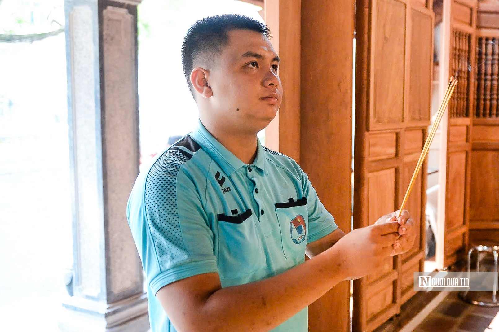 Hà Nội: Người dân thắp hương tưởng niệm cố Tổng Bí thư Nguyễn Phú Trọng- Ảnh 8. Hà Nội: Người dân thắp hương tưởng niệm cố Tổng Bí thư Nguyễn Phú Trọng- Ảnh 8.