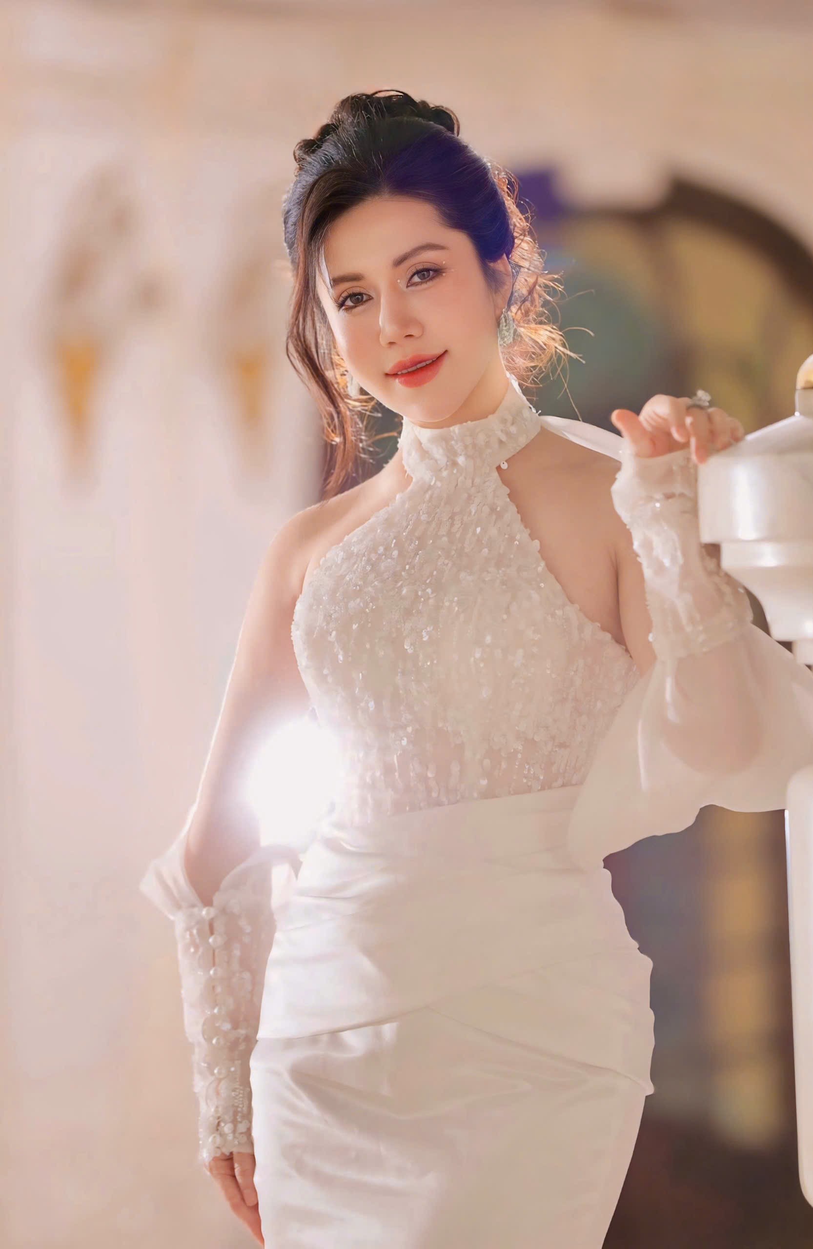 MC Hồng Nhung: “Tôi sống để hạnh phúc, không phải để làm vừa lòng người khác”- Ảnh 3. MC Hồng Nhung: “Tôi sống để hạnh phúc, không phải để làm vừa lòng người khác”- Ảnh 3.