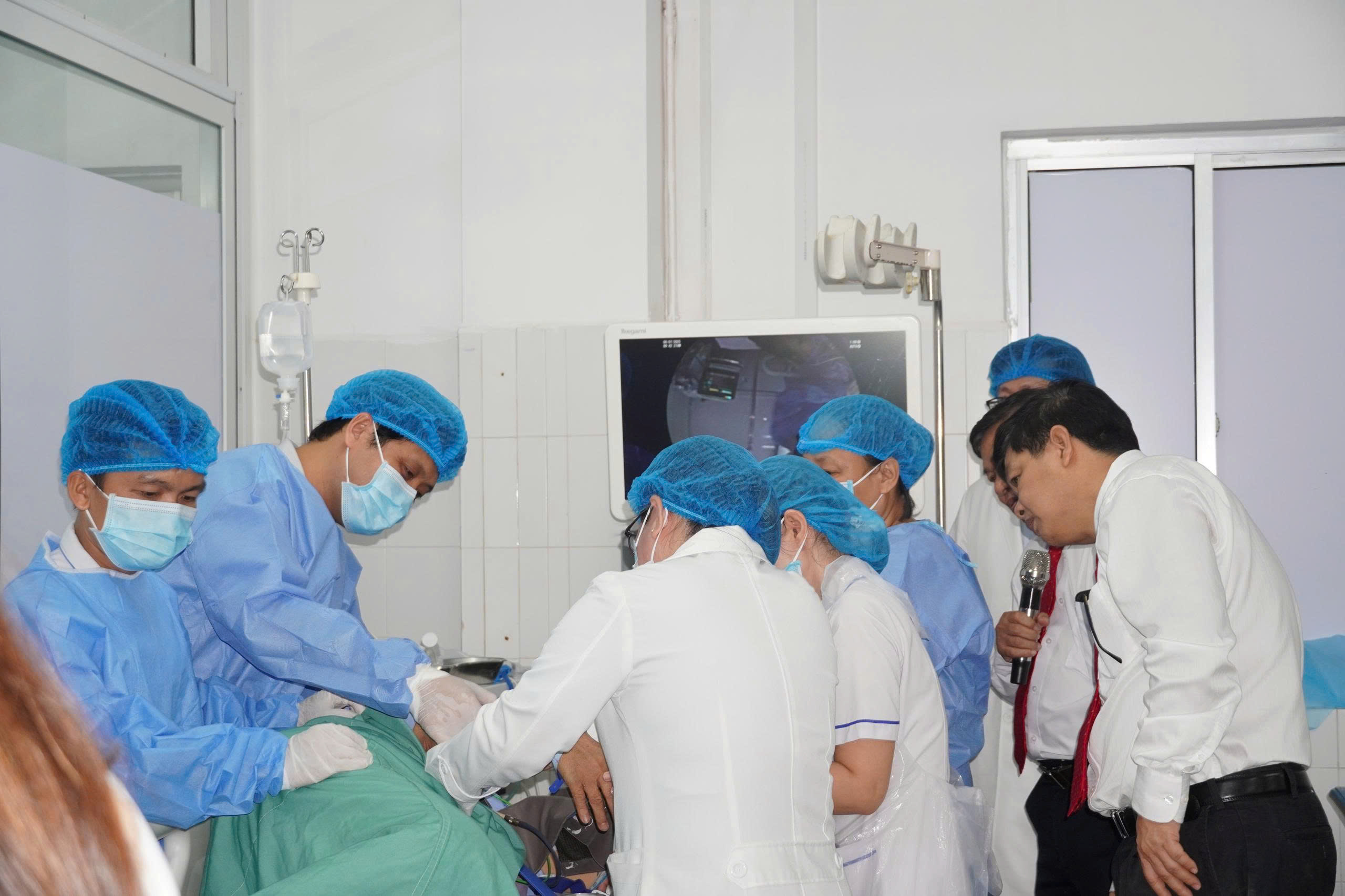 Triển khai hệ thống siêu âm nội soi đầu tiên tại đồng bằng sông Cửu Long- Ảnh 1. Triển khai hệ thống siêu âm nội soi đầu tiên tại đồng bằng sông Cửu Long- Ảnh 1.