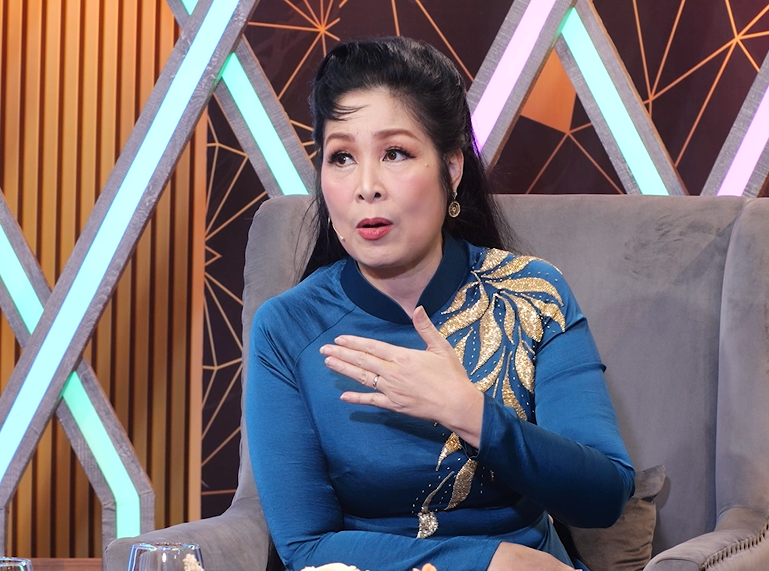 Nữ NSND tái hôn với tài tử điện ảnh một thời, sở hữu cơ ngơi hoành tráng, U60 vẫn tận tụy với nghề- Ảnh 2. Nữ NSND tái hôn với tài tử điện ảnh một thời, sở hữu cơ ngơi hoành tráng, U60 vẫn tận tụy với nghề- Ảnh 2.