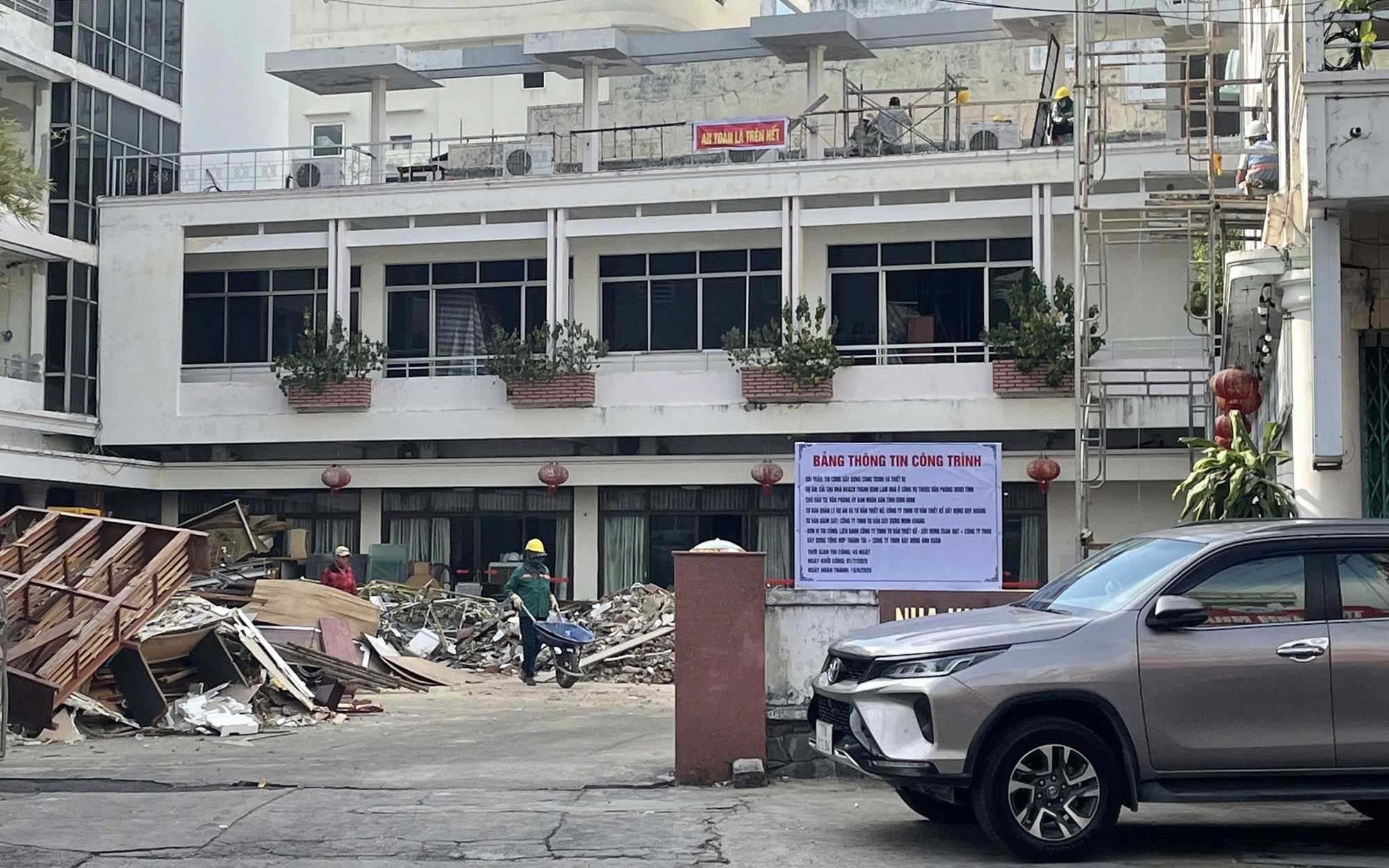 Gia Lai lên phương án đưa đón công chức từ tỉnh cũ về trung tâm hành chính mới- Ảnh 2.