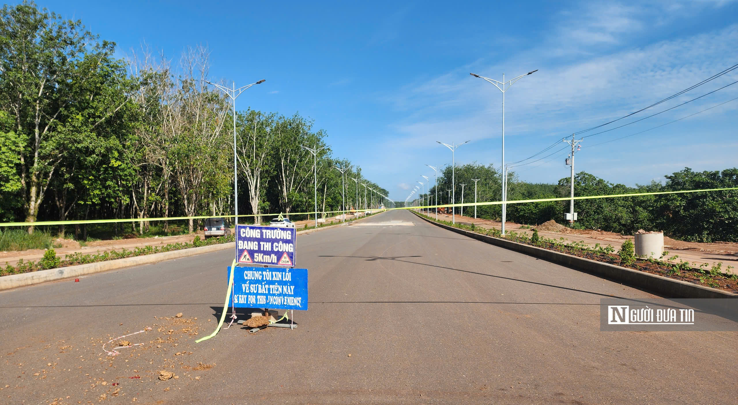 Tuyến đường hơn 21 tỷ đồng chưa bàn giao đã hư hỏng- Ảnh 12. Tuyến đường hơn 21 tỷ đồng chưa bàn giao đã hư hỏng- Ảnh 12.