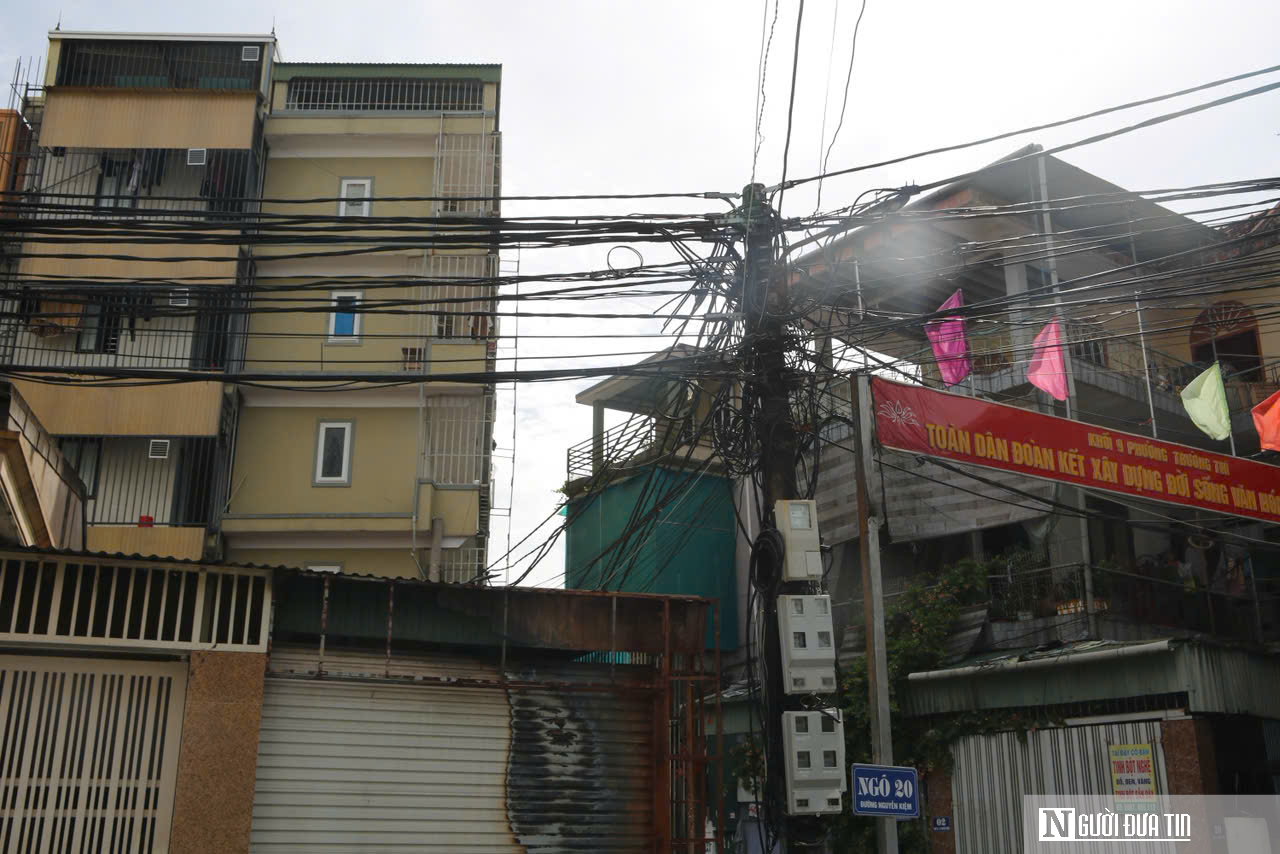 Cận cảnh những “chuồng cọp” treo "lơ lửng", bịt kín chung cư, nhà trọ- Ảnh 10. Cận cảnh những “chuồng cọp” treo "lơ lửng", bịt kín chung cư, nhà trọ- Ảnh 10.