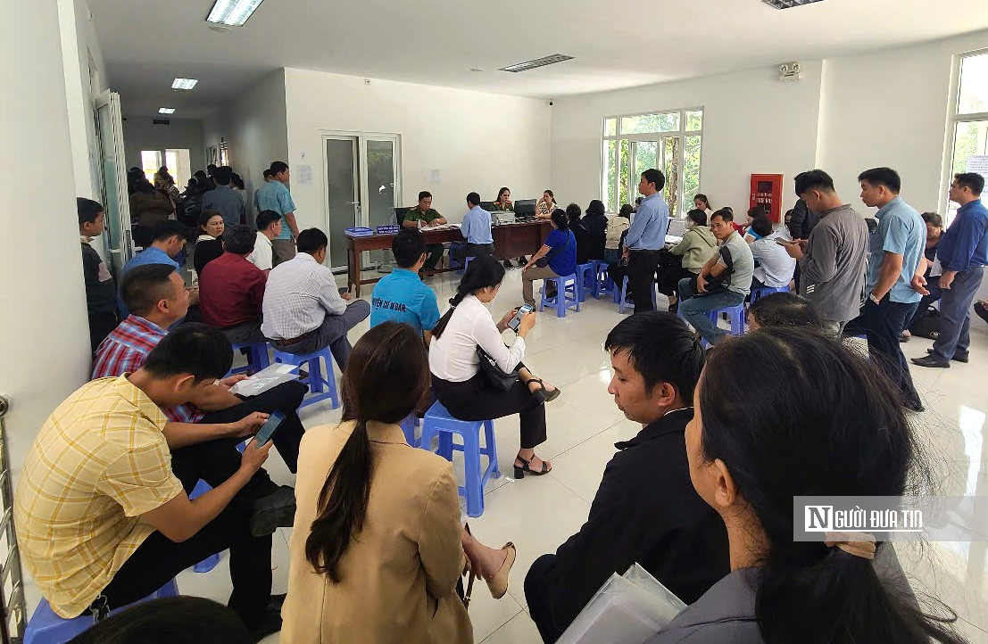 Cán bộ Đắk Lắk thức trắng đêm cấp đổi con dấu cho hàng ngàn cơ quan, đơn vị- Ảnh 1. Cán bộ Đắk Lắk thức trắng đêm cấp đổi con dấu cho hàng ngàn cơ quan, đơn vị- Ảnh 1.