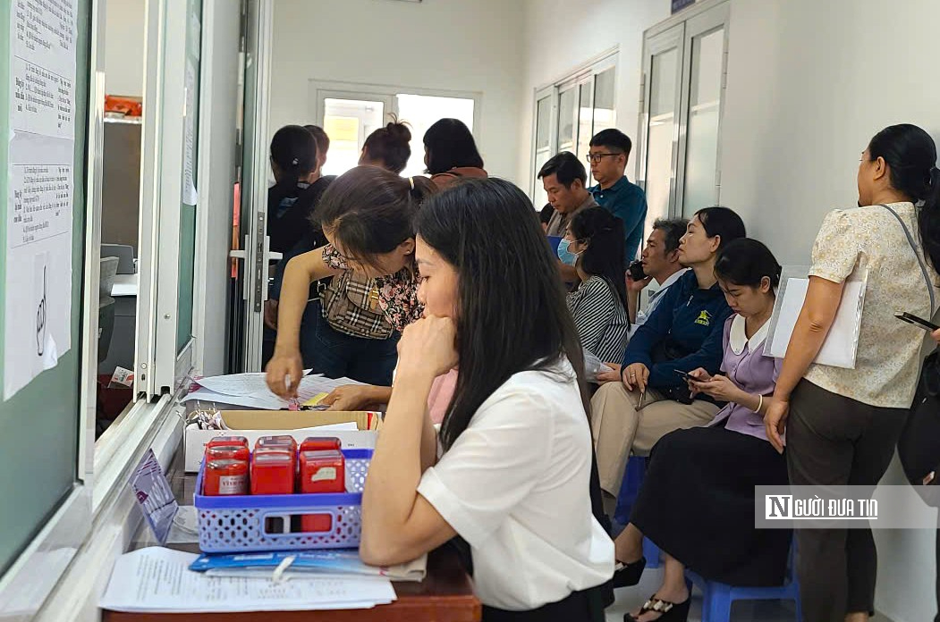 Cán bộ Đắk Lắk thức trắng đêm cấp đổi con dấu cho hàng ngàn cơ quan, đơn vị- Ảnh 2. Cán bộ Đắk Lắk thức trắng đêm cấp đổi con dấu cho hàng ngàn cơ quan, đơn vị- Ảnh 2.