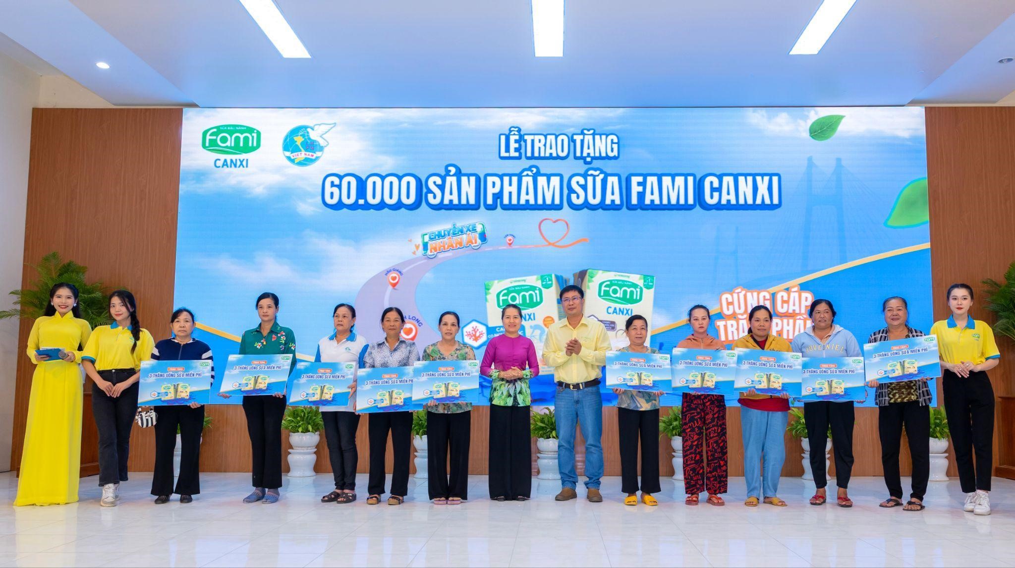 Fami Canxi & Chuyến Xe Nhân Ái tiếp sức “Cứng cáp trăm phần trao cộng đồng nhân ái” - Ảnh 2.