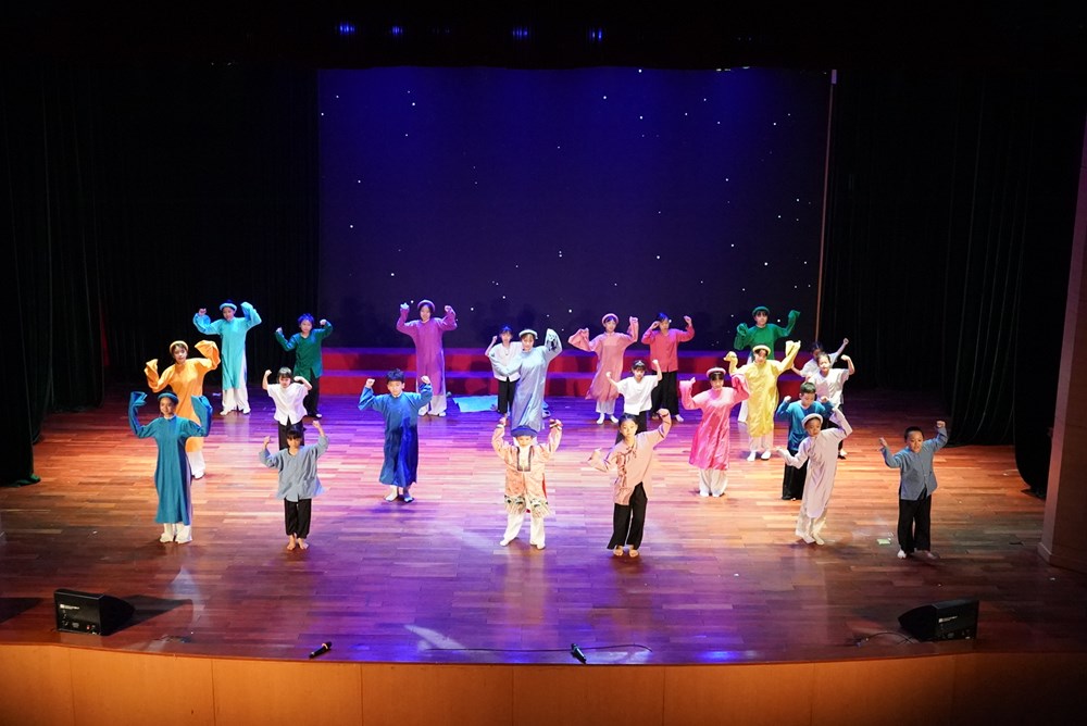 Vợ chồng biên đạo Nguyễn Viết Thành, Chu Quỳnh Trang "mạnh tay" với vũ kịch Mơ - Ảnh 2.