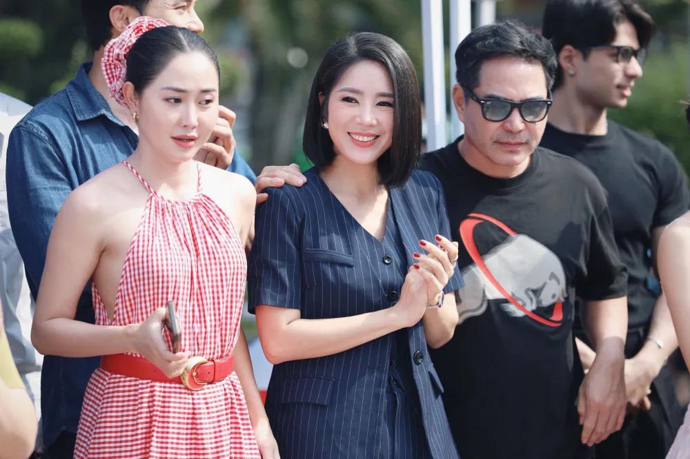 "Chị Hai quốc dân" Lê Phương với diện mạo "đẹp trai" chưa từng thấy- Ảnh 4. "Chị Hai quốc dân" Lê Phương với diện mạo "đẹp trai" chưa từng thấy- Ảnh 4.