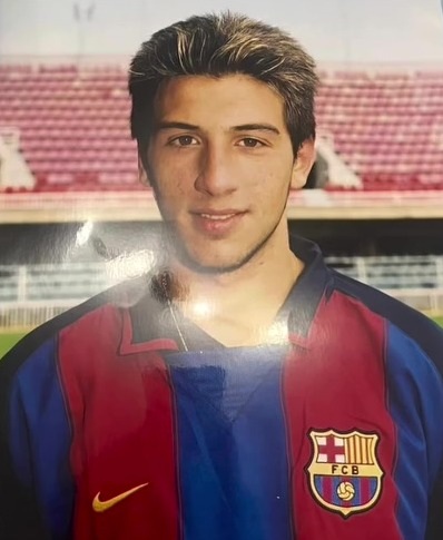 Chuyện ít biết về ngôi sao cùng thời từng giỏi hơn Messi, giờ thất nghiệp - Ảnh 2. Chuyện ít biết về ngôi sao cùng thời từng giỏi hơn Messi, giờ thất nghiệp - Ảnh 2.
