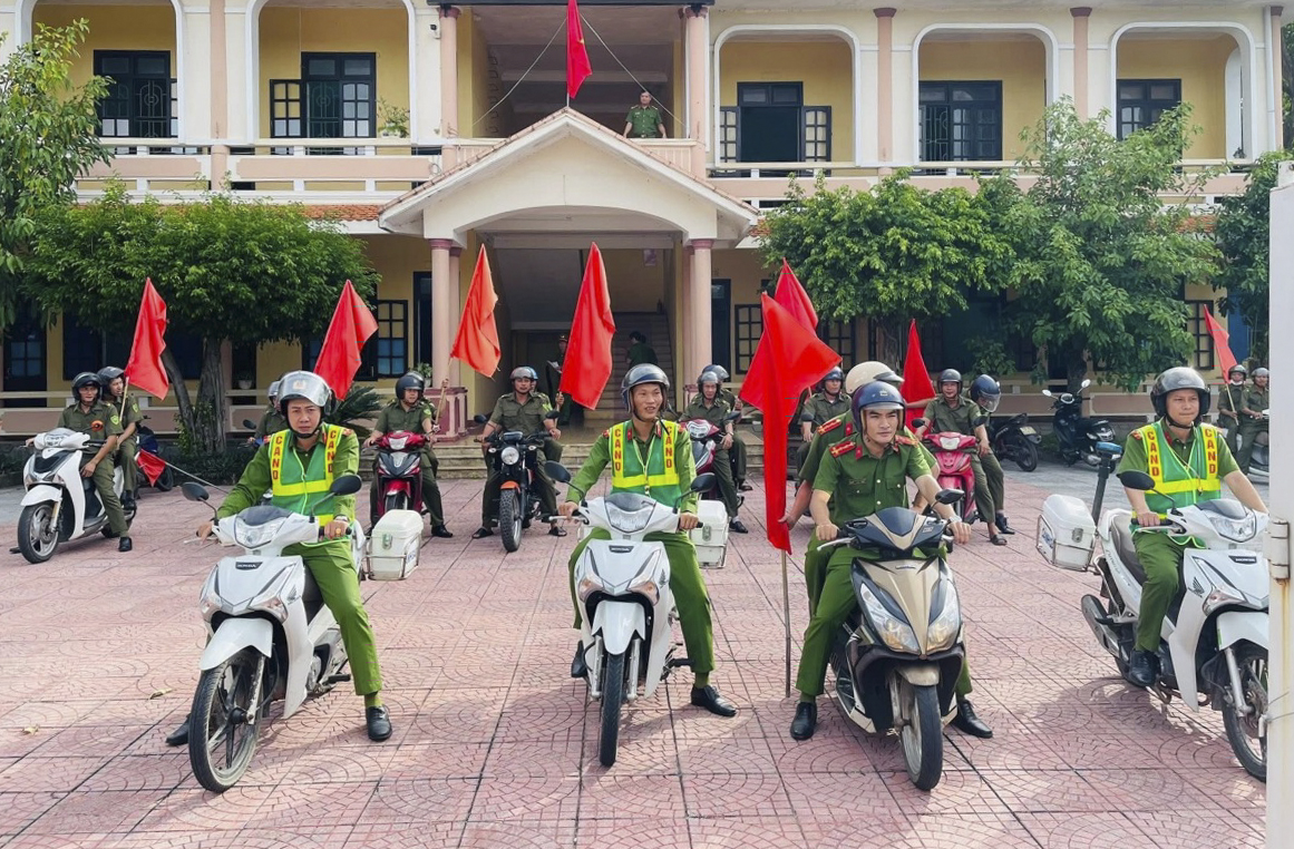 Công an tỉnh Quảng Trị triển khai cao điểm tấn công, trấn áp tội phạm- Ảnh 1. Công an tỉnh Quảng Trị triển khai cao điểm tấn công, trấn áp tội phạm- Ảnh 1.