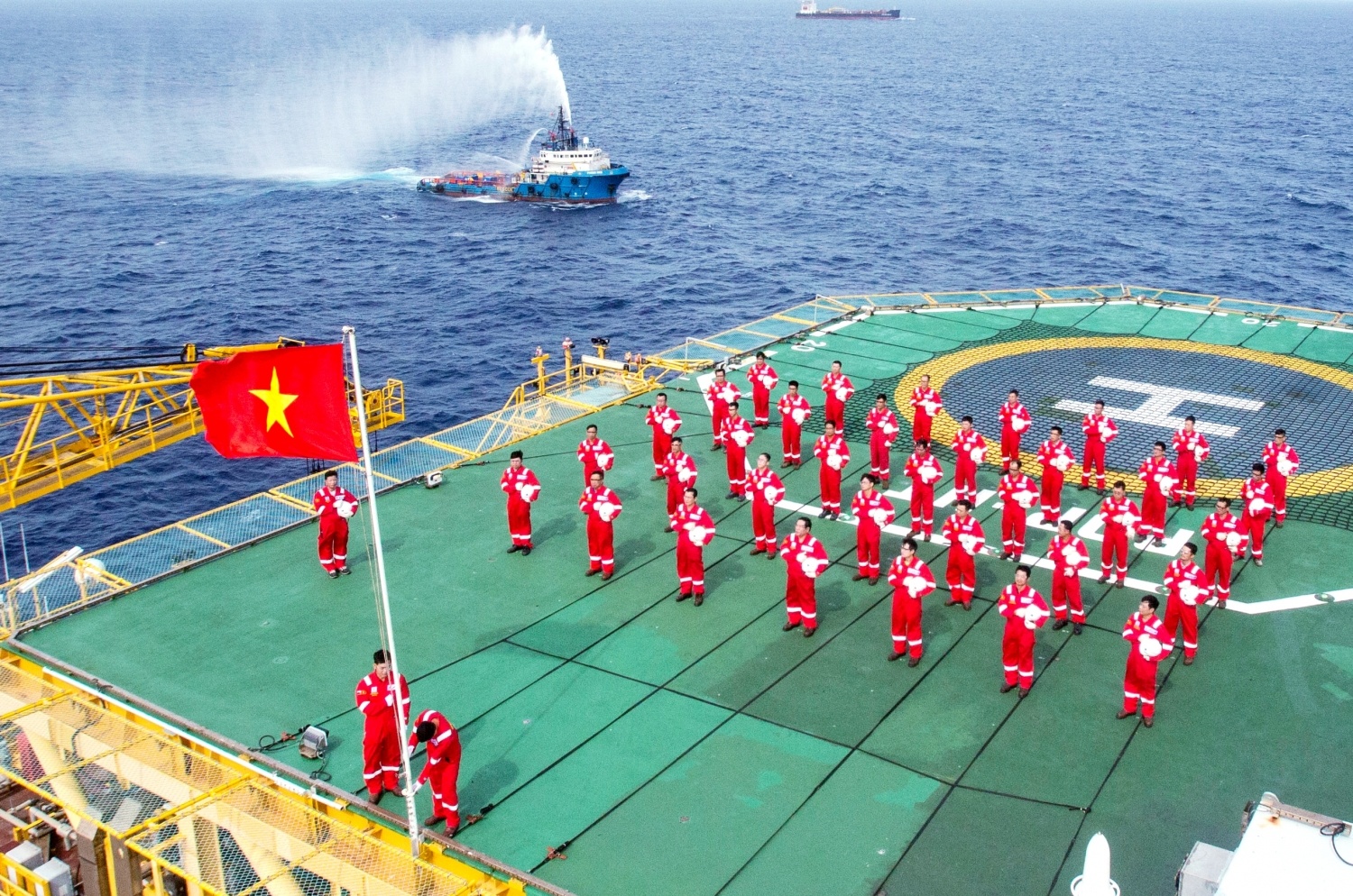 Chào mừng Đại hội đại biểu Đảng bộ Petrovietnam lần thứ IV, nhiệm kỳ 2025-2030:Khát vọng vươn mình trong nhiệm kỳ mới- Ảnh 1. Chào mừng Đại hội đại biểu Đảng bộ Petrovietnam lần thứ IV, nhiệm kỳ 2025-2030:Khát vọng vươn mình trong nhiệm kỳ mới- Ảnh 1.