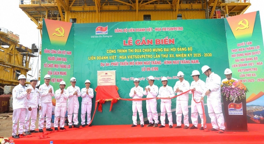 Chào mừng Đại hội đại biểu Đảng bộ Petrovietnam lần thứ IV, nhiệm kỳ 2025-2030:Khát vọng vươn mình trong nhiệm kỳ mới- Ảnh 4. Chào mừng Đại hội đại biểu Đảng bộ Petrovietnam lần thứ IV, nhiệm kỳ 2025-2030:Khát vọng vươn mình trong nhiệm kỳ mới- Ảnh 4.