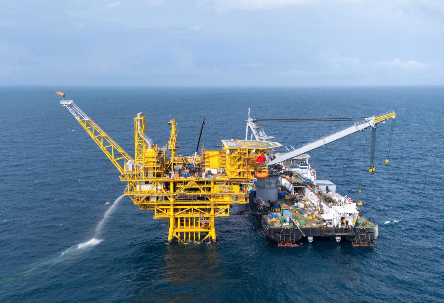 Chào mừng Đại hội đại biểu Đảng bộ Petrovietnam lần thứ IV, nhiệm kỳ 2025-2030:Khát vọng vươn mình trong nhiệm kỳ mới- Ảnh 5. Chào mừng Đại hội đại biểu Đảng bộ Petrovietnam lần thứ IV, nhiệm kỳ 2025-2030:Khát vọng vươn mình trong nhiệm kỳ mới- Ảnh 5.