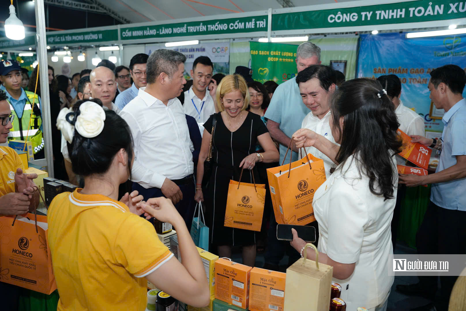 VIETNAM OCOPEX 2025: Từ sản phẩm làng quê đến thương hiệu toàn cầu- Ảnh 2. VIETNAM OCOPEX 2025: Từ sản phẩm làng quê đến thương hiệu toàn cầu- Ảnh 2.