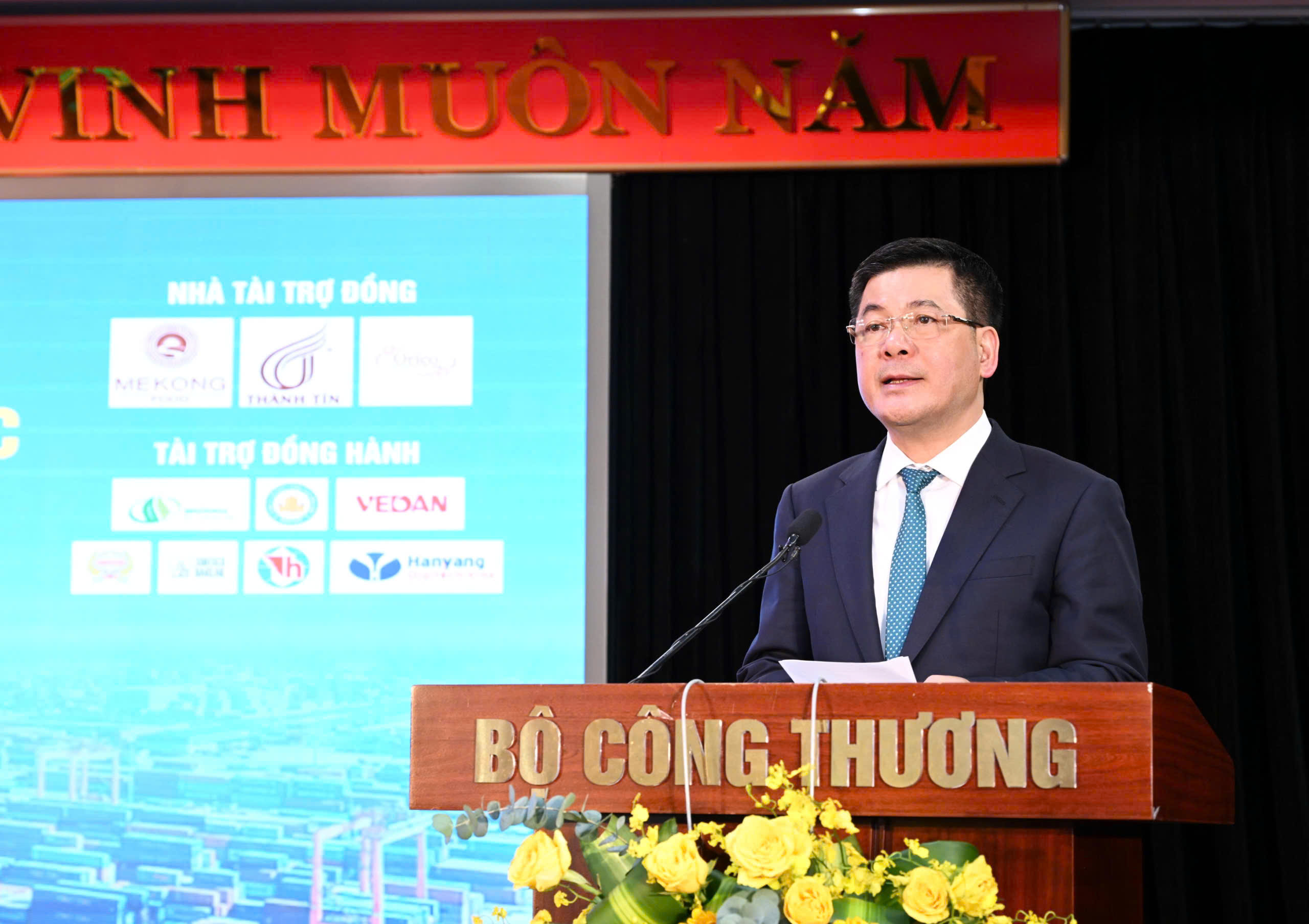 Bộ trưởng Công Thương nêu định hướng chiến lược đẩy mạnh xuất nhập khẩu- Ảnh 1. Bộ trưởng Công Thương nêu định hướng chiến lược đẩy mạnh xuất nhập khẩu- Ảnh 1.