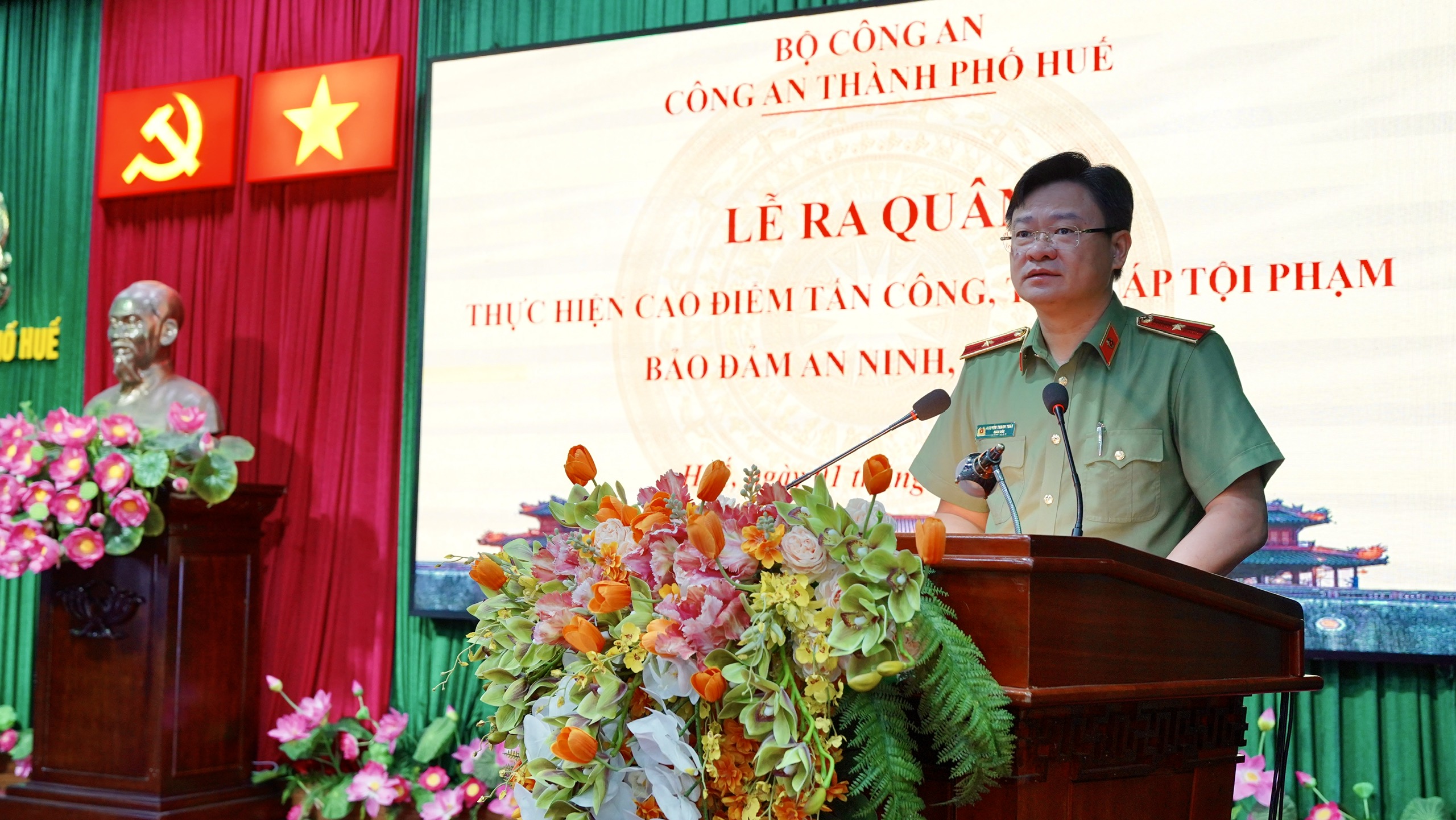 Công an Tp.Huế đồng loạt ra quân trấn áp các loại tội phạm - Ảnh 1.