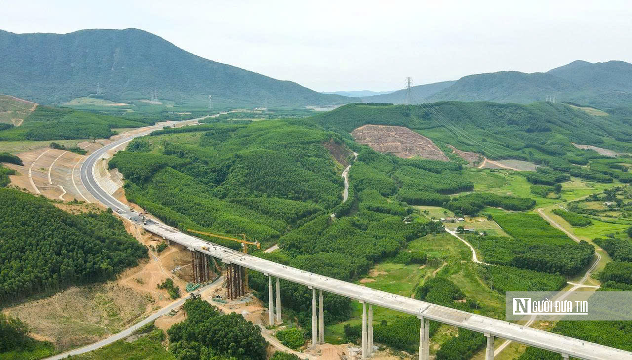 Cận cảnh cao tốc Vũng Áng - Bùng trên cao trước ngày thông xe- Ảnh 4. Cận cảnh cao tốc Vũng Áng - Bùng trên cao trước ngày thông xe- Ảnh 4.