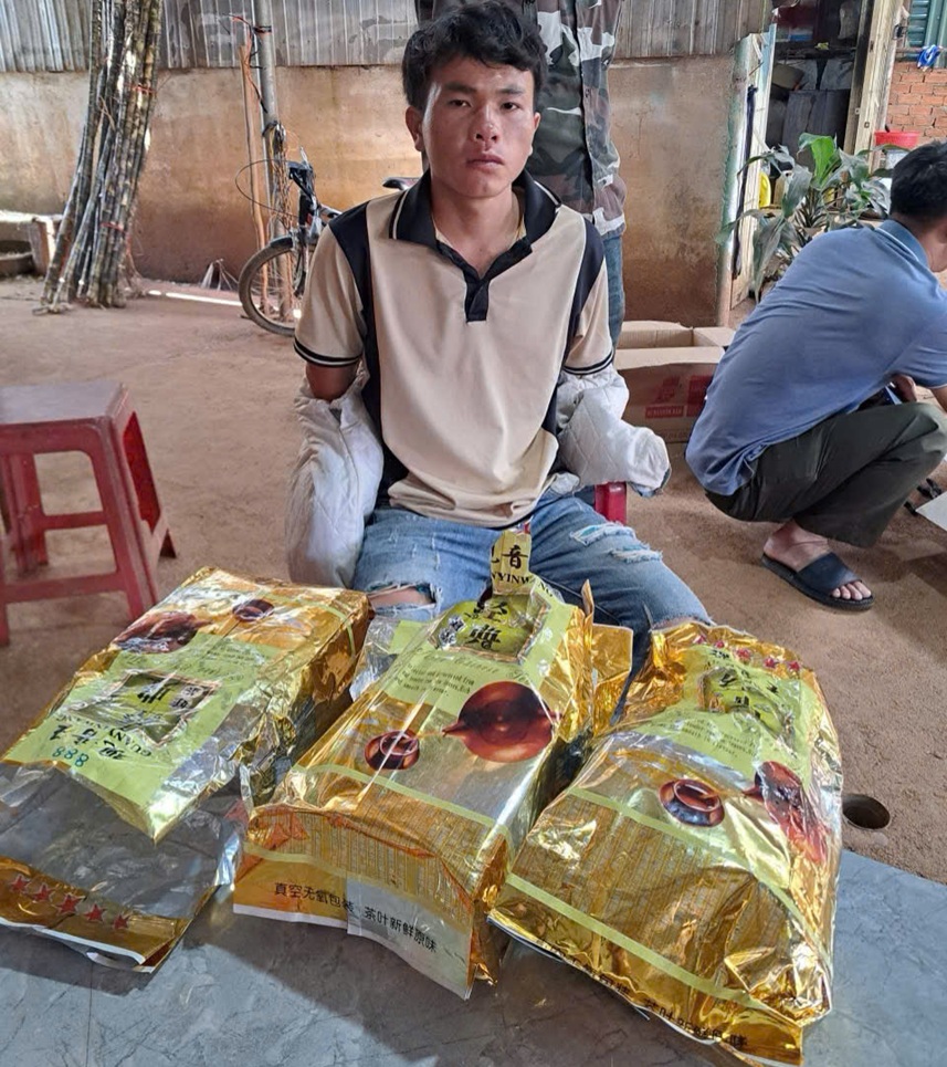 Lâm Đồng: Bắt giữ đối tượng vận chuyển hơn 3kg ma túy và khởi tố một đối tượng trộm cắp tài sản - Ảnh 1.