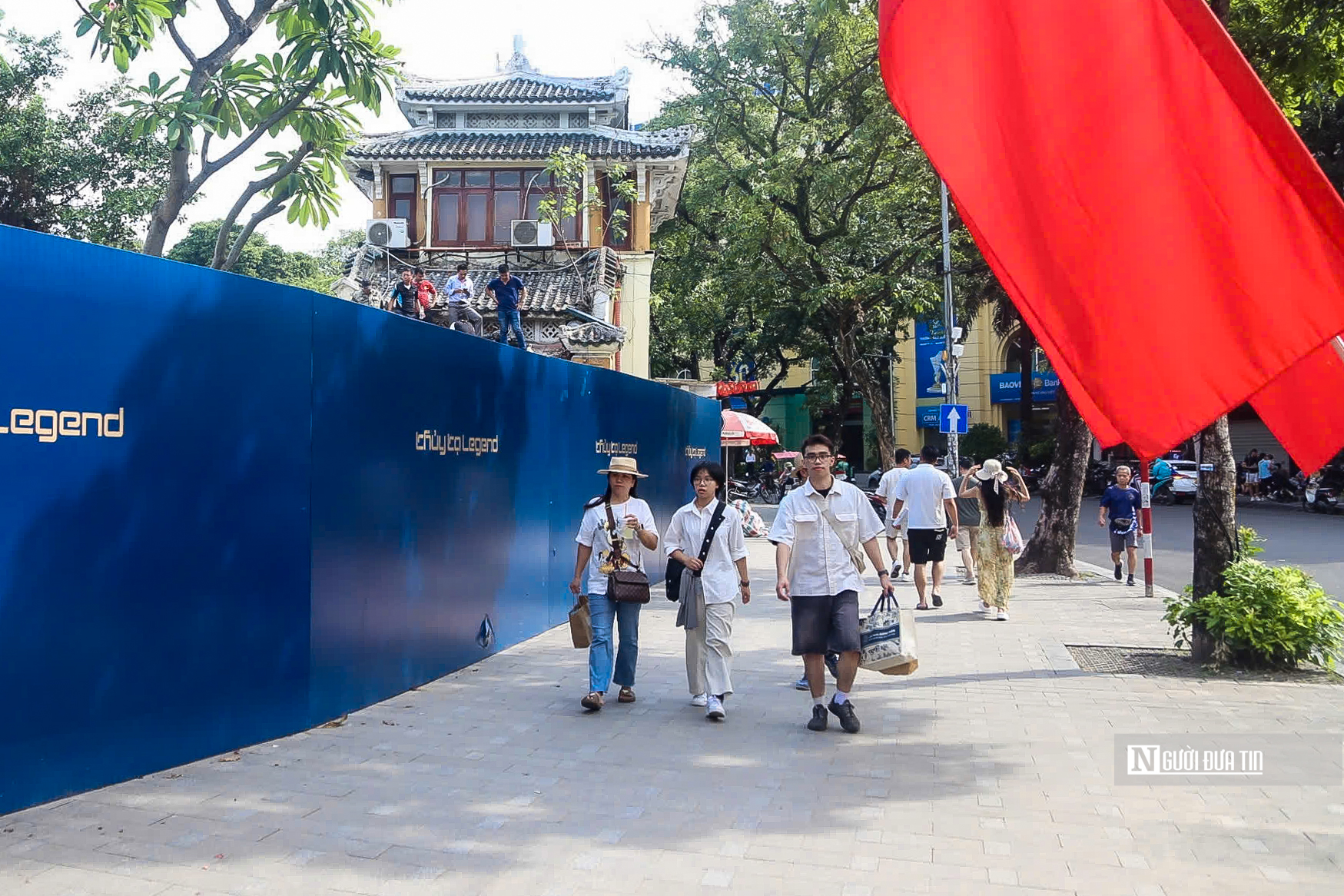 Hà Nội: Phá dỡ một phần nhà hàng Thủy Tạ cạnh hồ Hoàn Kiếm- Ảnh 7. Hà Nội: Phá dỡ một phần nhà hàng Thủy Tạ cạnh hồ Hoàn Kiếm- Ảnh 7.