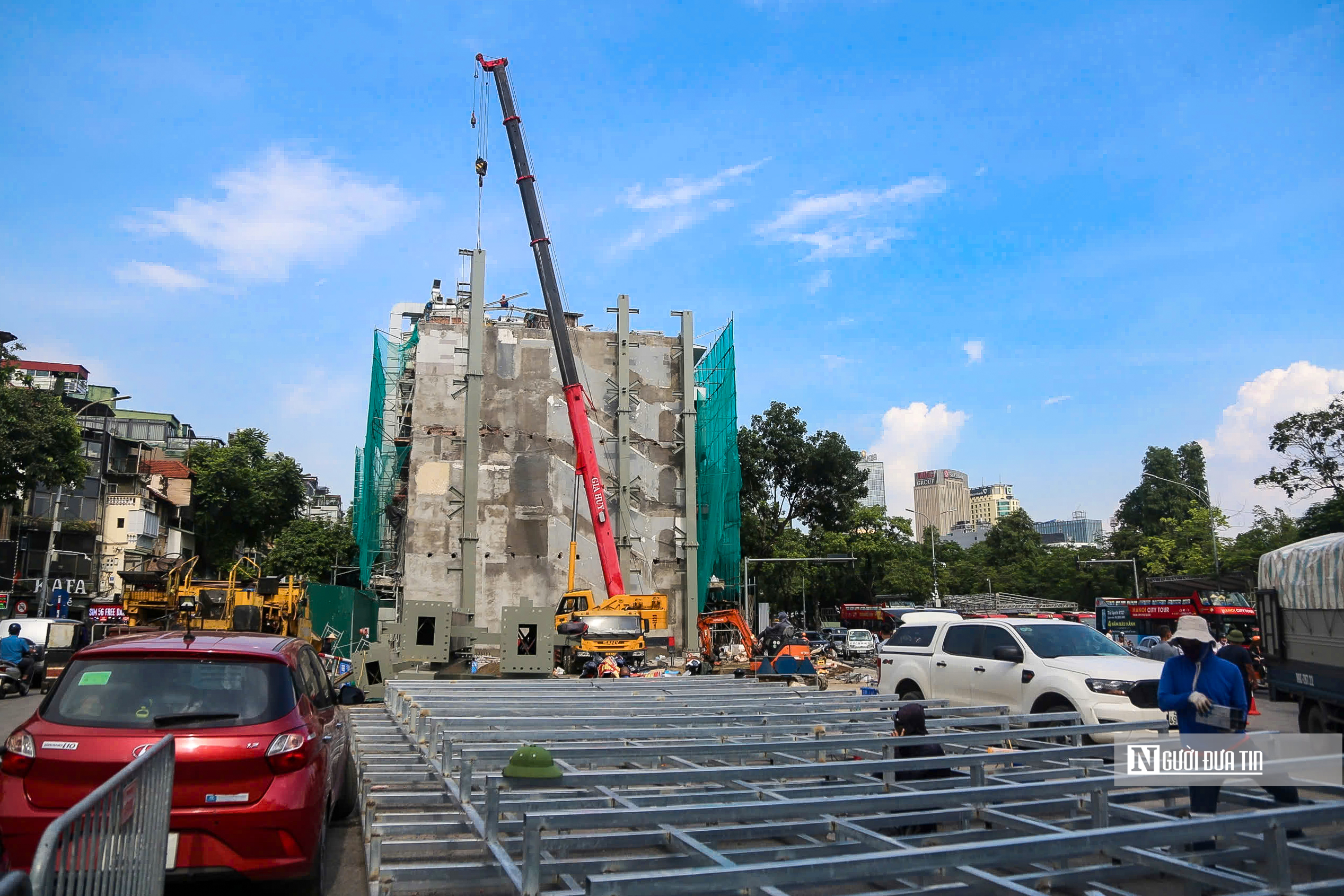 Hà Nội: Phá dỡ một phần nhà hàng Thủy Tạ cạnh hồ Hoàn Kiếm- Ảnh 8. Hà Nội: Phá dỡ một phần nhà hàng Thủy Tạ cạnh hồ Hoàn Kiếm- Ảnh 8.