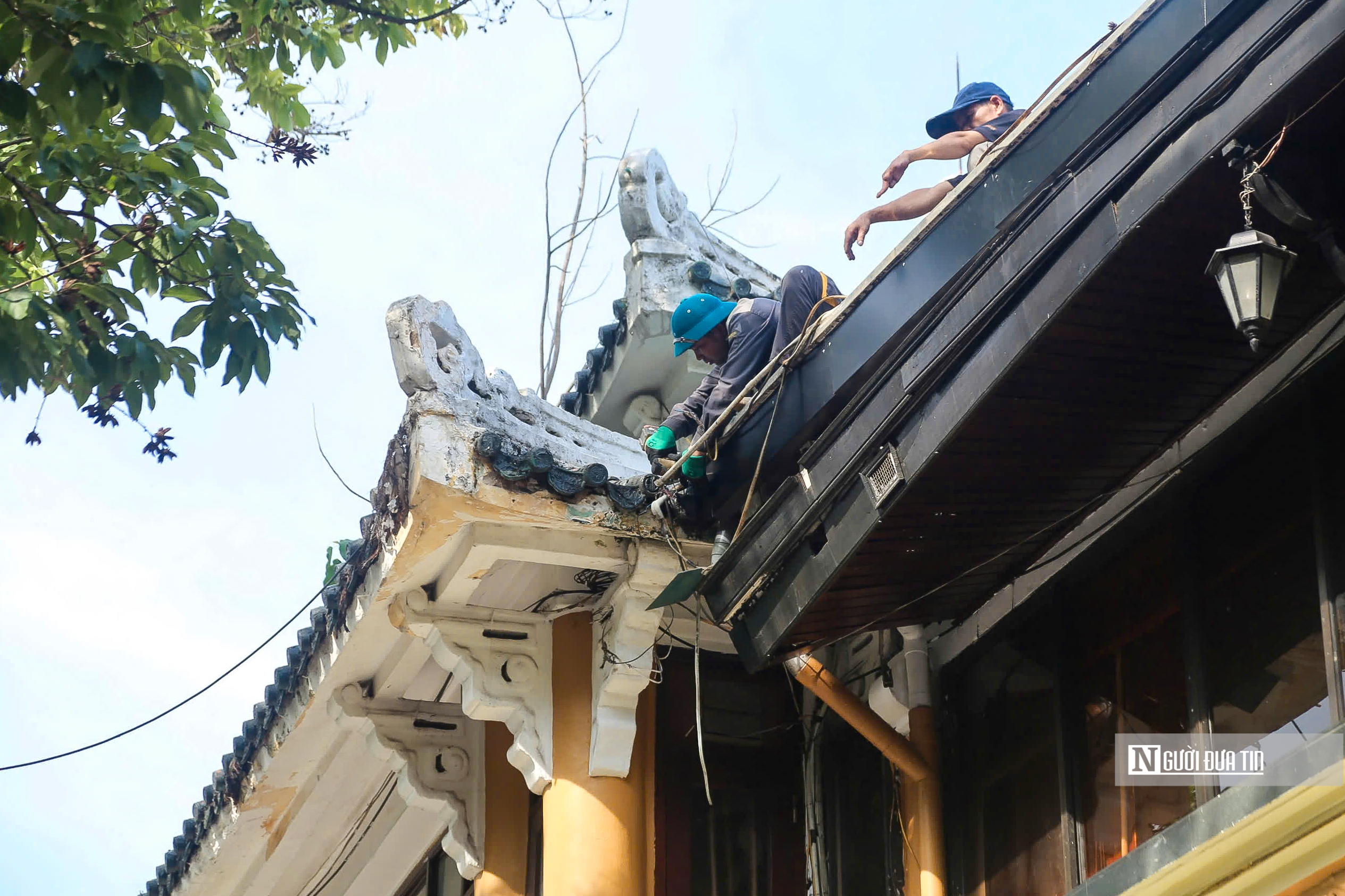 Hà Nội: Phá dỡ một phần nhà hàng Thủy Tạ cạnh hồ Hoàn Kiếm- Ảnh 6. Hà Nội: Phá dỡ một phần nhà hàng Thủy Tạ cạnh hồ Hoàn Kiếm- Ảnh 6.
