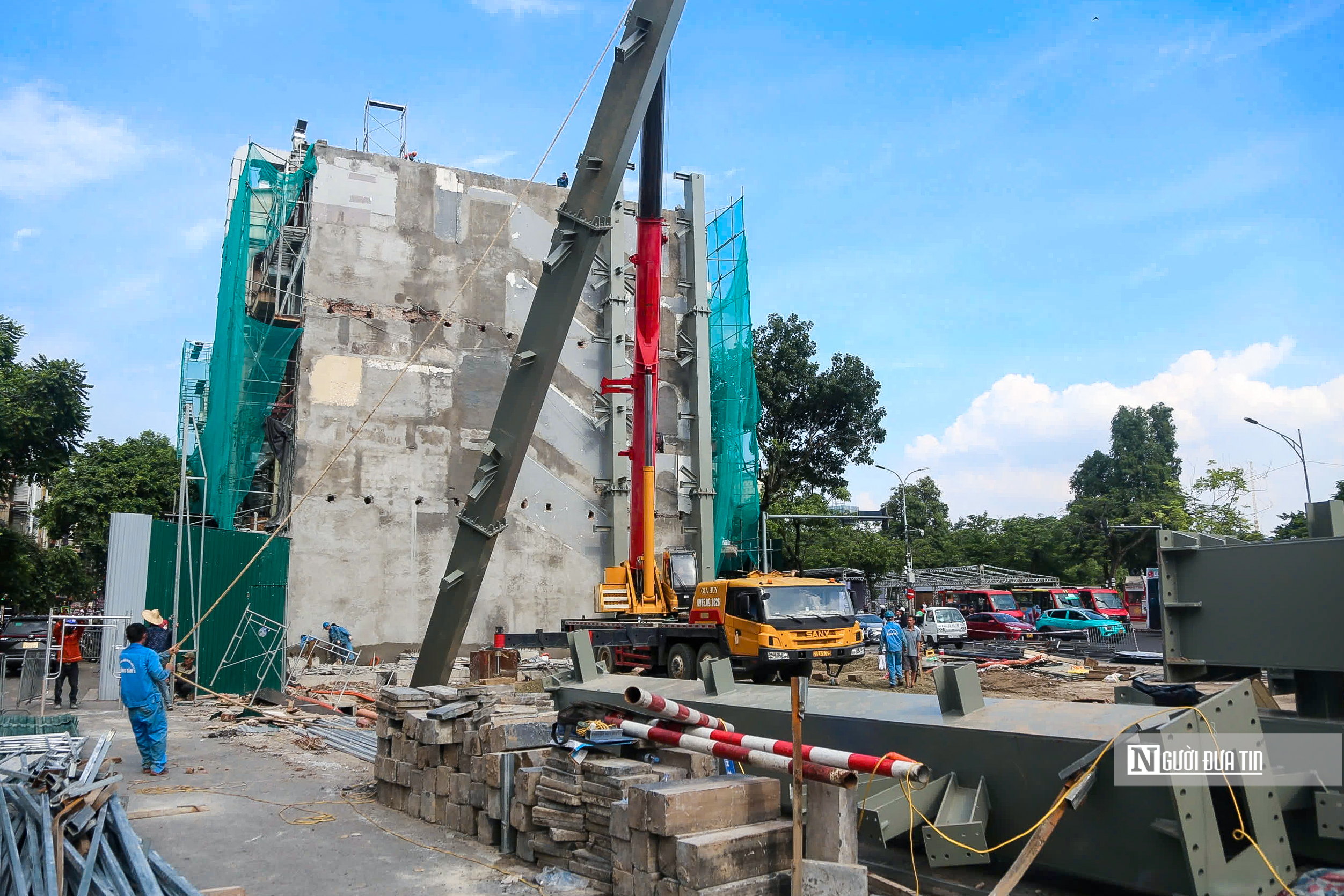 Hà Nội: Phá dỡ một phần nhà hàng Thủy Tạ cạnh hồ Hoàn Kiếm- Ảnh 10. Hà Nội: Phá dỡ một phần nhà hàng Thủy Tạ cạnh hồ Hoàn Kiếm- Ảnh 10.