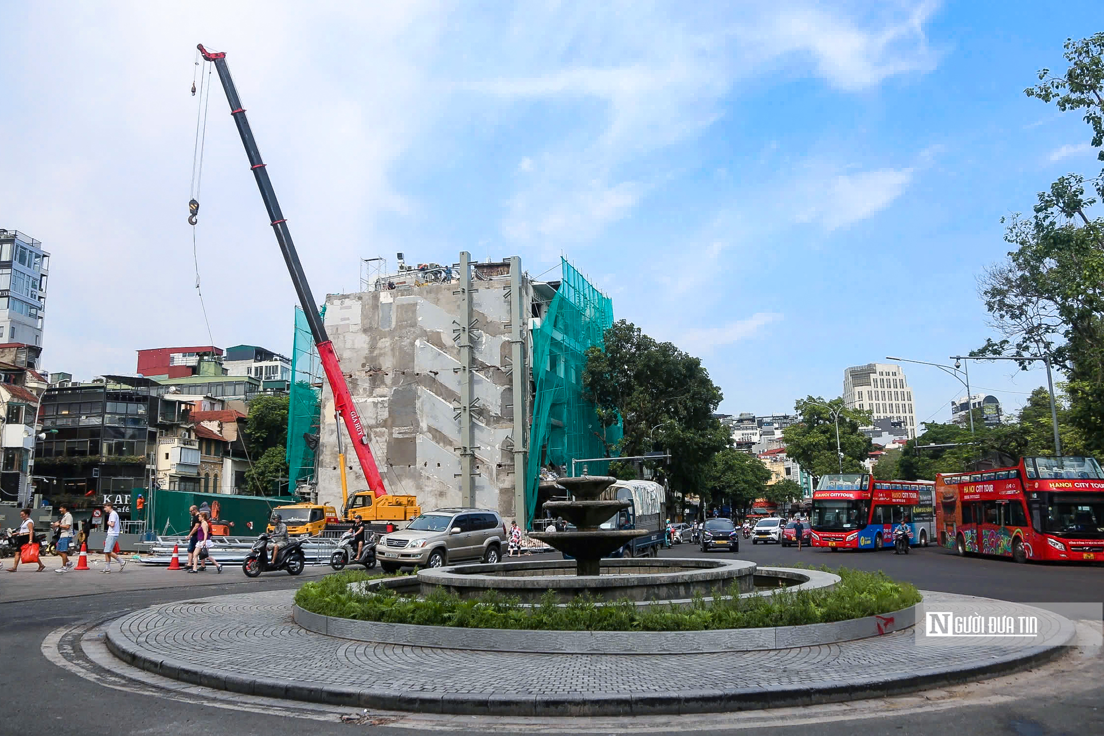 Hà Nội: Phá dỡ một phần nhà hàng Thủy Tạ cạnh hồ Hoàn Kiếm- Ảnh 11. Hà Nội: Phá dỡ một phần nhà hàng Thủy Tạ cạnh hồ Hoàn Kiếm- Ảnh 11.