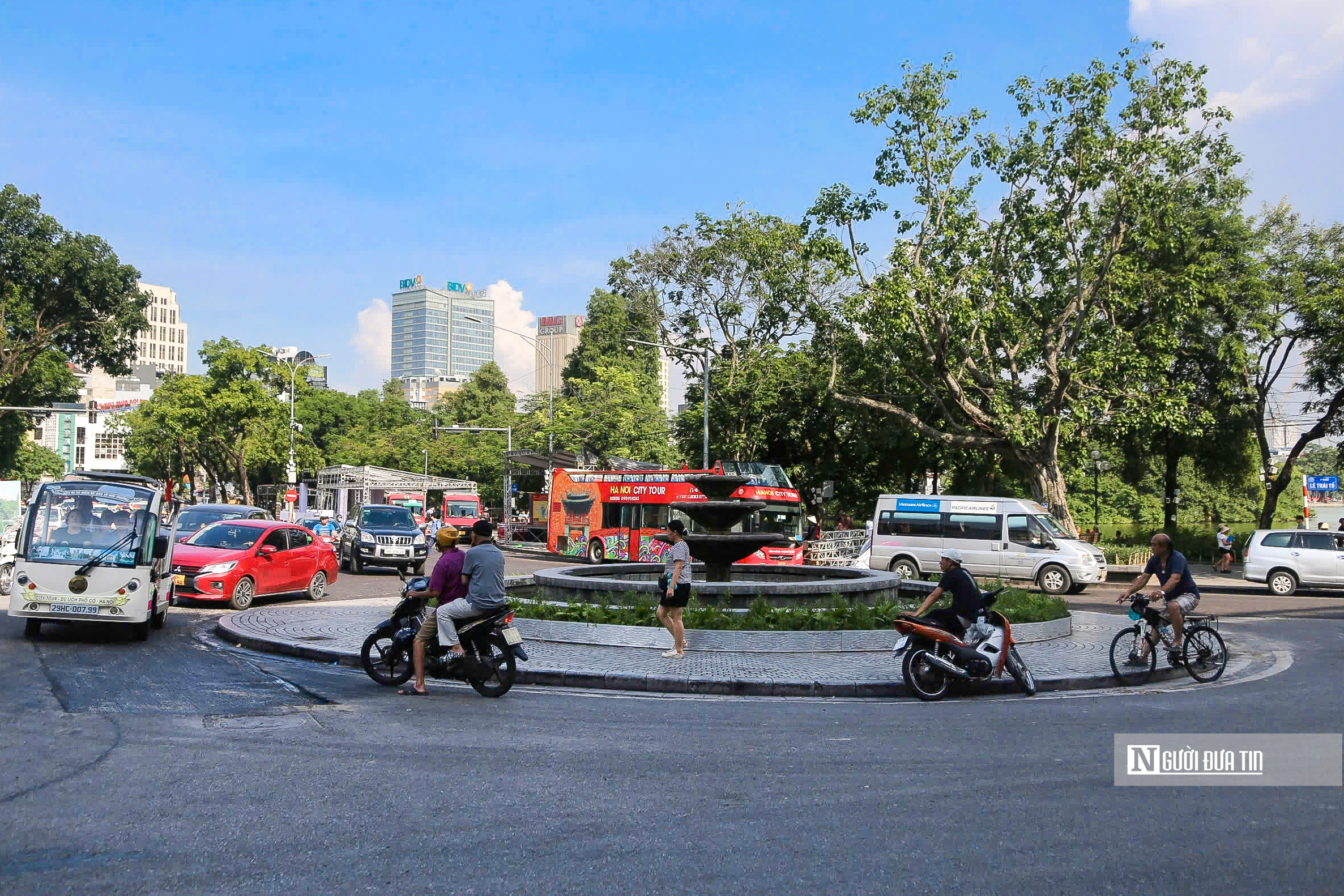 Hà Nội: Phá dỡ một phần nhà hàng Thủy Tạ cạnh hồ Hoàn Kiếm- Ảnh 12. Hà Nội: Phá dỡ một phần nhà hàng Thủy Tạ cạnh hồ Hoàn Kiếm- Ảnh 12.