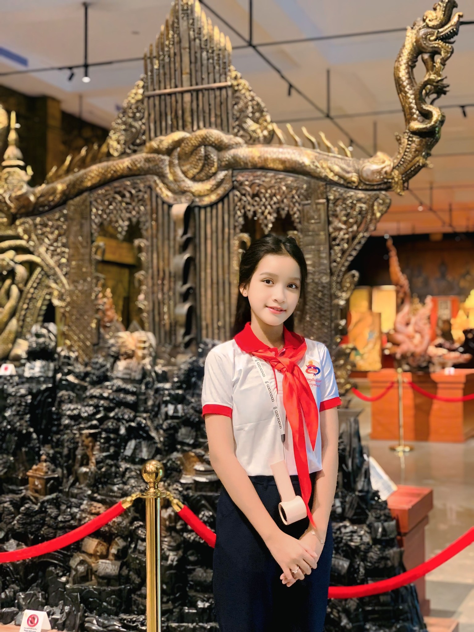 Cô bé 13 tuổi cất giọng khiến hàng ngàn trái tim rung động trong concert "Tổ quốc trong tim" là ai?- Ảnh 5.