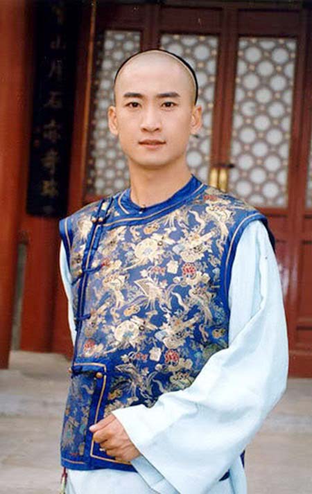 Nam thần "Hoàn Châu Cách Cách" chọn lối đi riêng giữa làng giải trí- Ảnh 1.