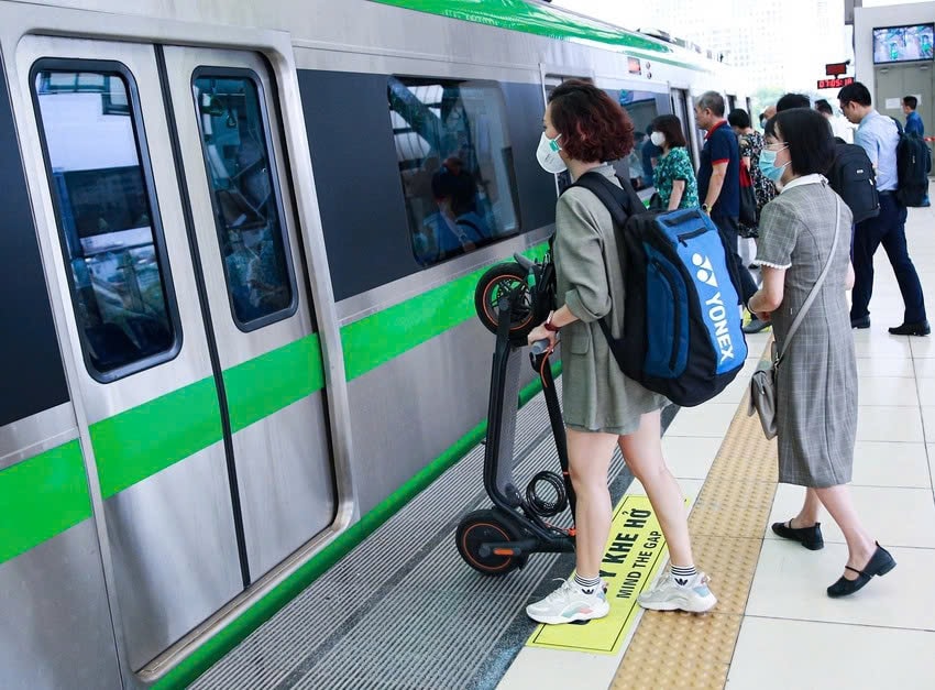 Hà Nội không cấm mang xe đạp điện lên các tuyến đường sắt đô thị - Ảnh 1.