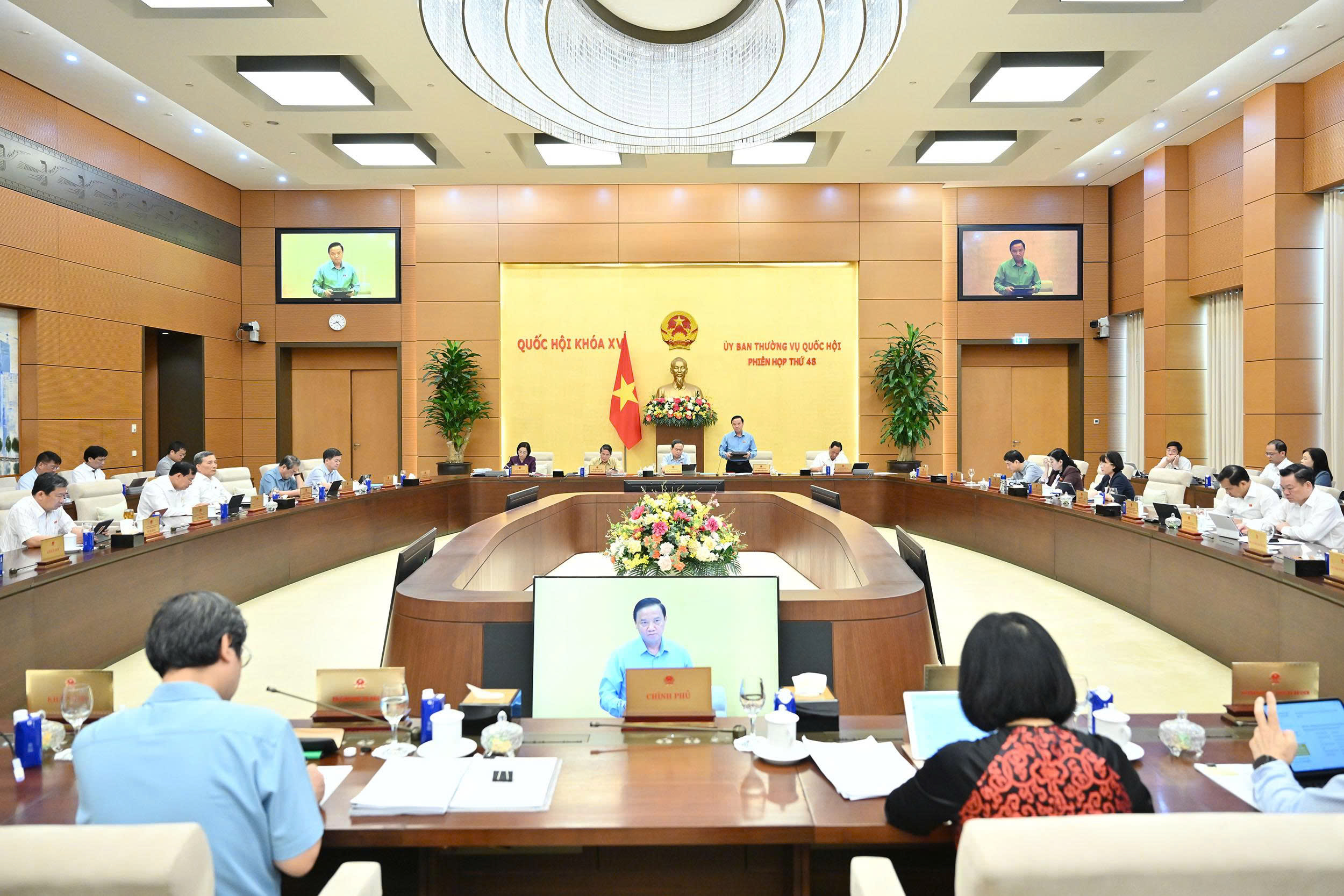 Bộ trưởng GD&ĐT: Kiểm soát chặt đào tạo đại học "3 ông thầy" sư phạm, y dược, pháp luật - Ảnh 1.