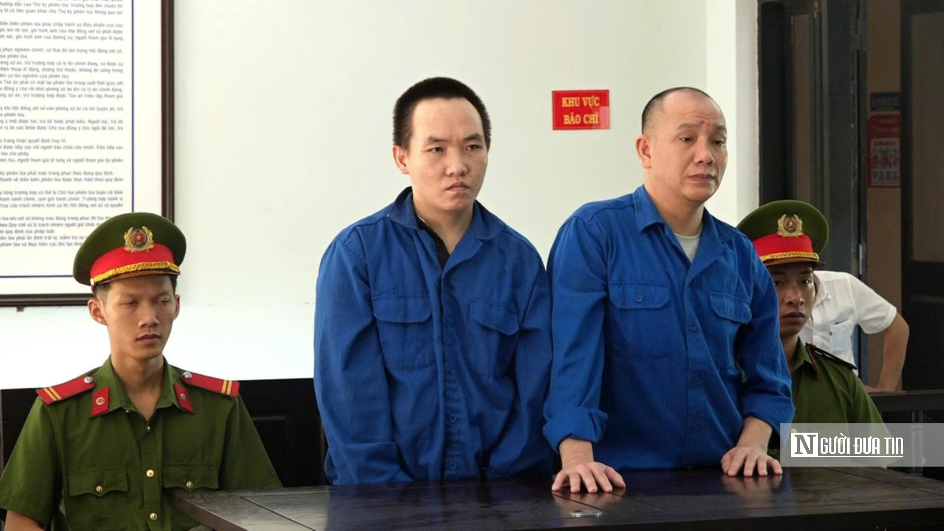 Mua ma túy để bán kiếm lời, 2 người đàn ông lĩnh án tù - Ảnh 1.