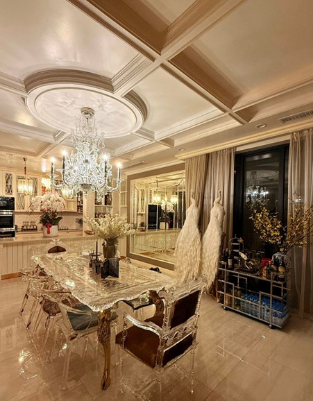 Không gian xa hoa bên trong tổ ấm tiền tỷ, rộng 600m2 của Lệ Quyên và Lâm Bảo Châu - Ảnh 10.