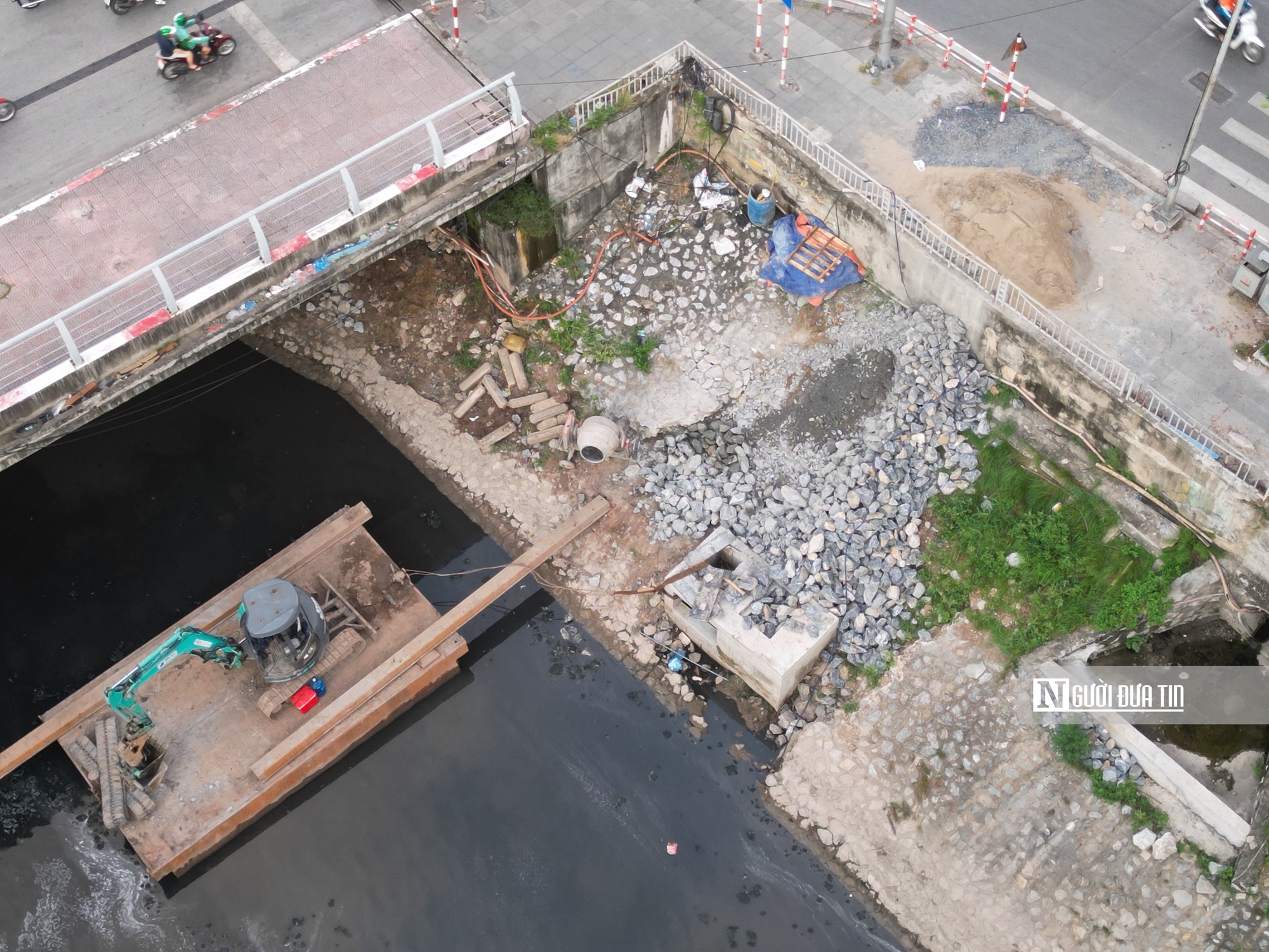 Hà Nội: Dòng sông "chết” vẫn ngổn ngang trước hạn chót đề ra- Ảnh 3. Hà Nội: Dòng sông "chết” vẫn ngổn ngang trước hạn chót đề ra- Ảnh 3.