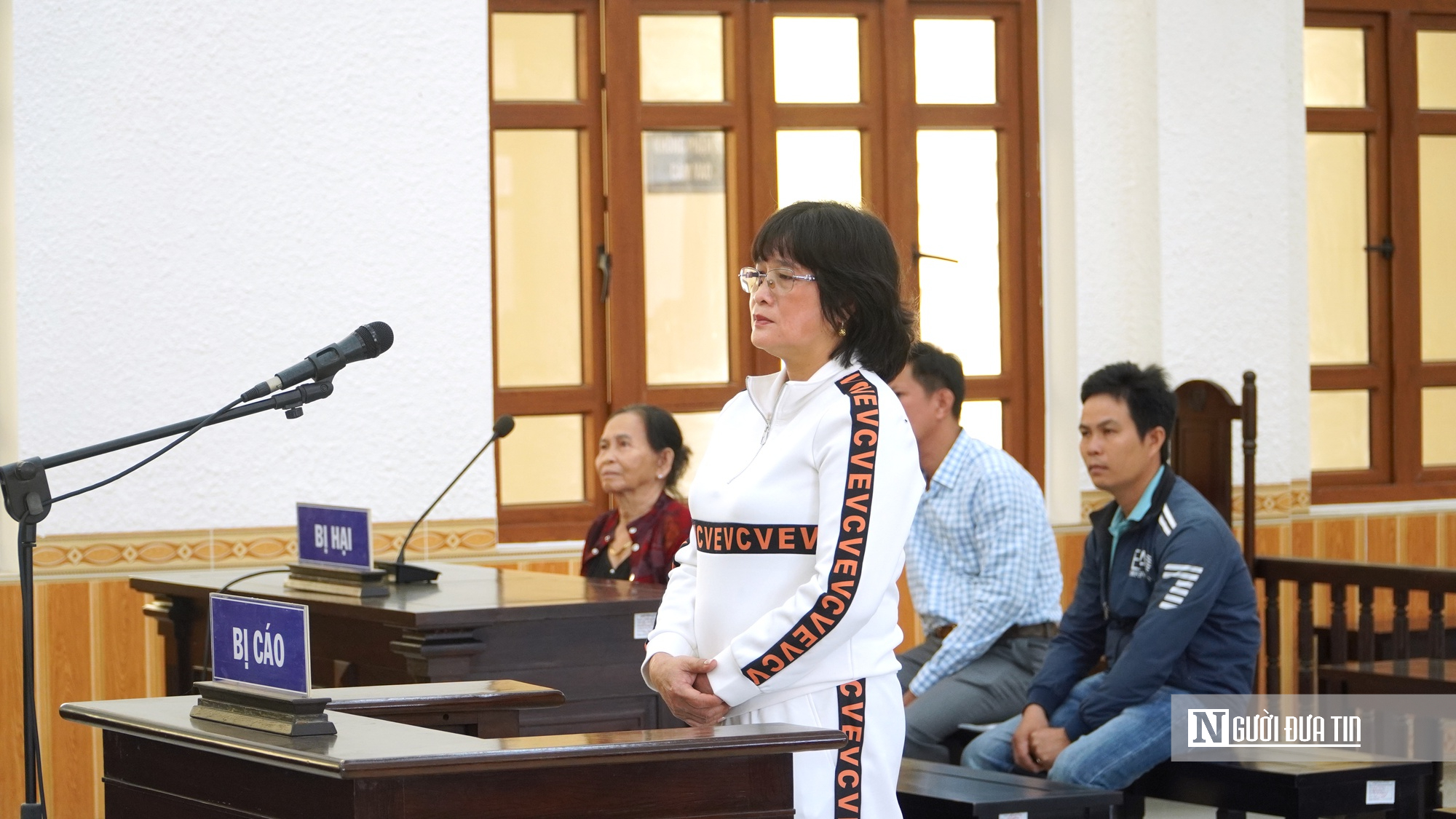 Nổ quen biết cán bộ nhà nước làm sổ đỏ để lừa đảo chiếm đoạt tài sản, lãnh án tù - Ảnh 1.