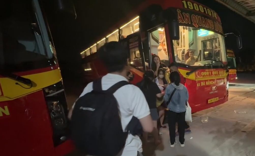 Đà Nẵng: Cam kết chấm dứt vi phạm nhưng nhà xe vẫn đón trả khách tại văn phòng- Ảnh 3. Đà Nẵng: Cam kết chấm dứt vi phạm nhưng nhà xe vẫn đón trả khách tại văn phòng- Ảnh 3.