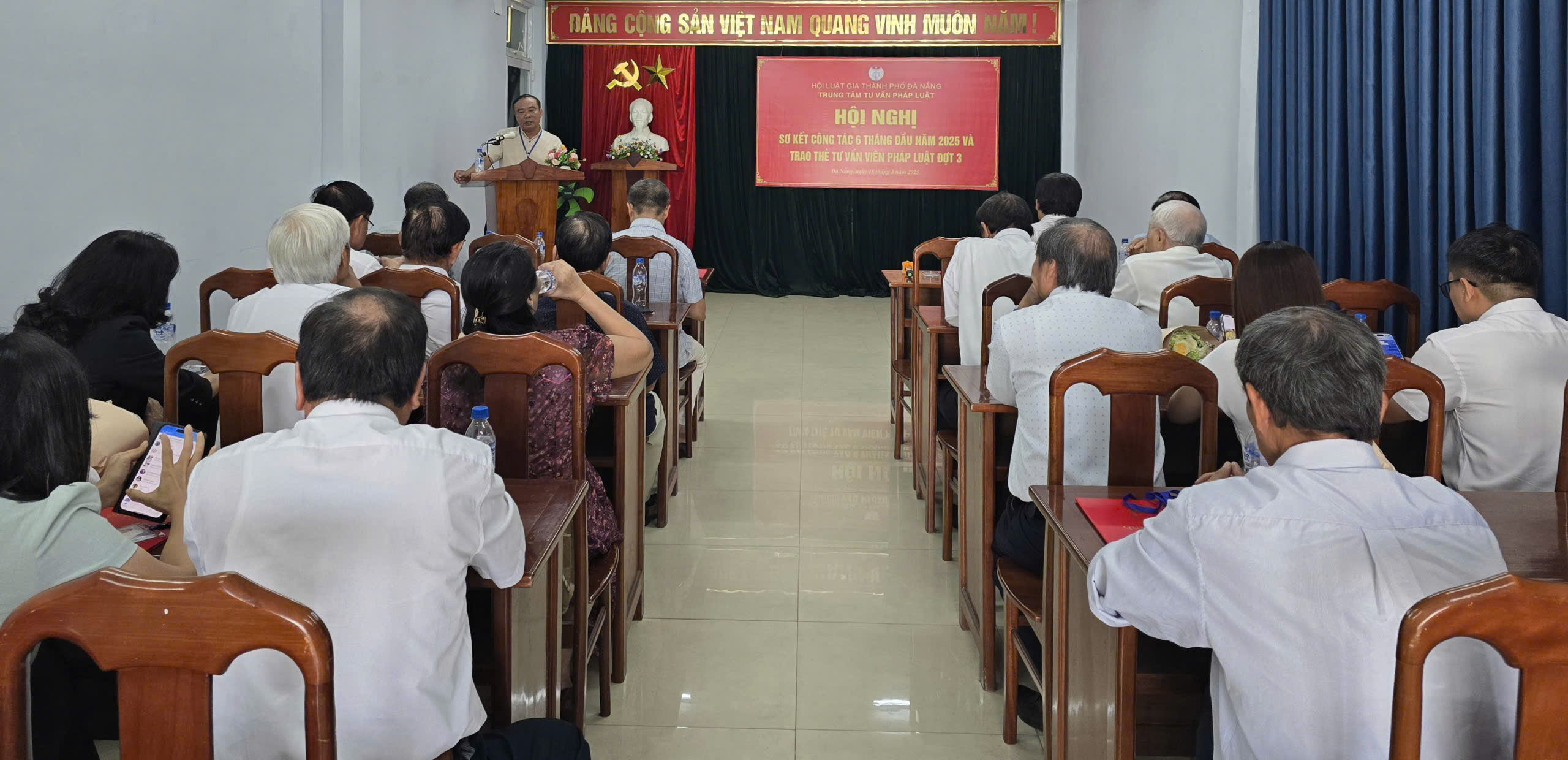 Trung tâm tư vấn pháp luật Đà Nẵng nỗ lực vượt khó để phục vụ người dân- Ảnh 4.