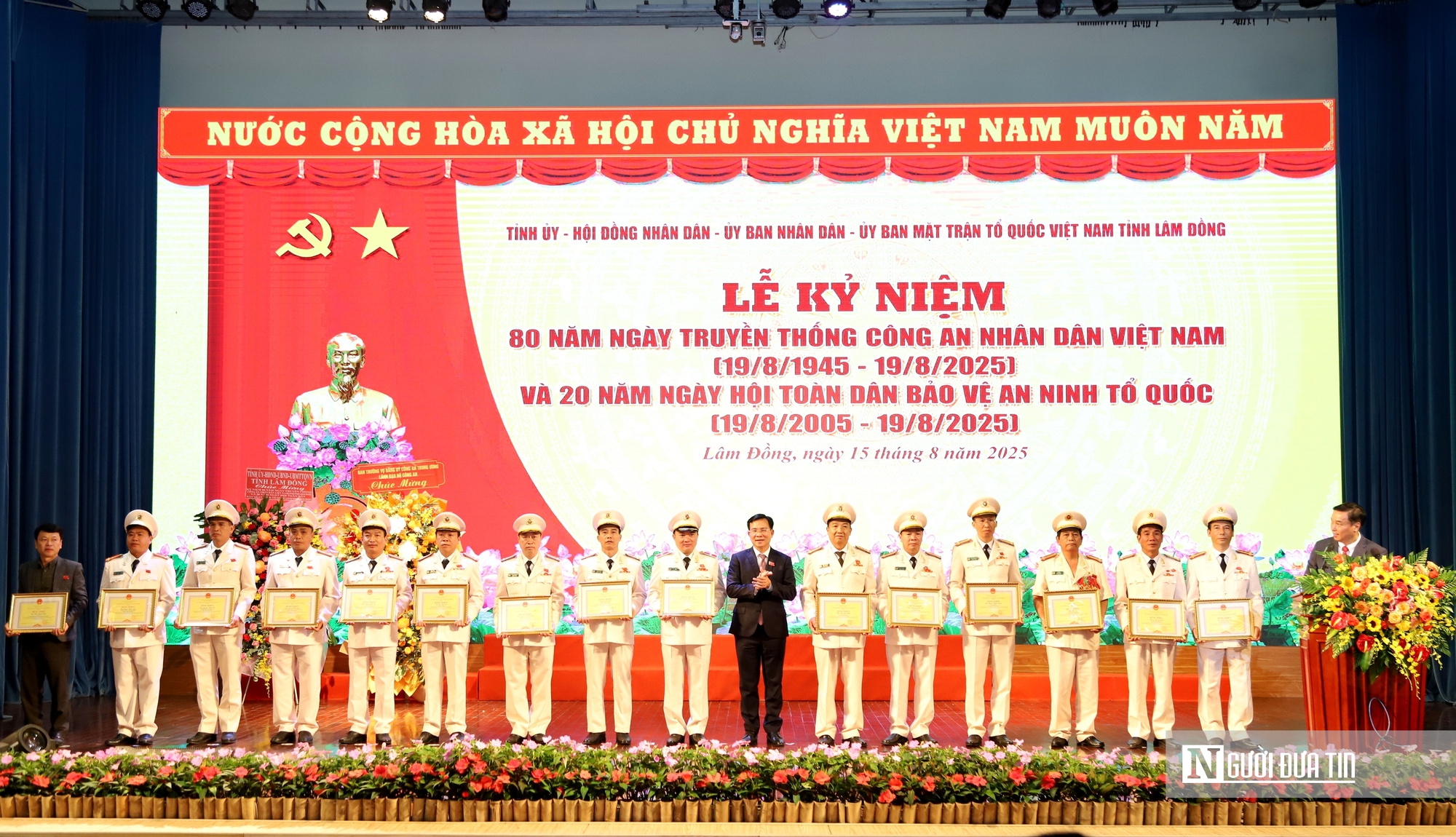 Chủ tịch UBND tỉnh Lâm Đồng: Xây dựng thế trận lòng dân, thế trận an ninh nhân dân vững chắc - Ảnh 6.