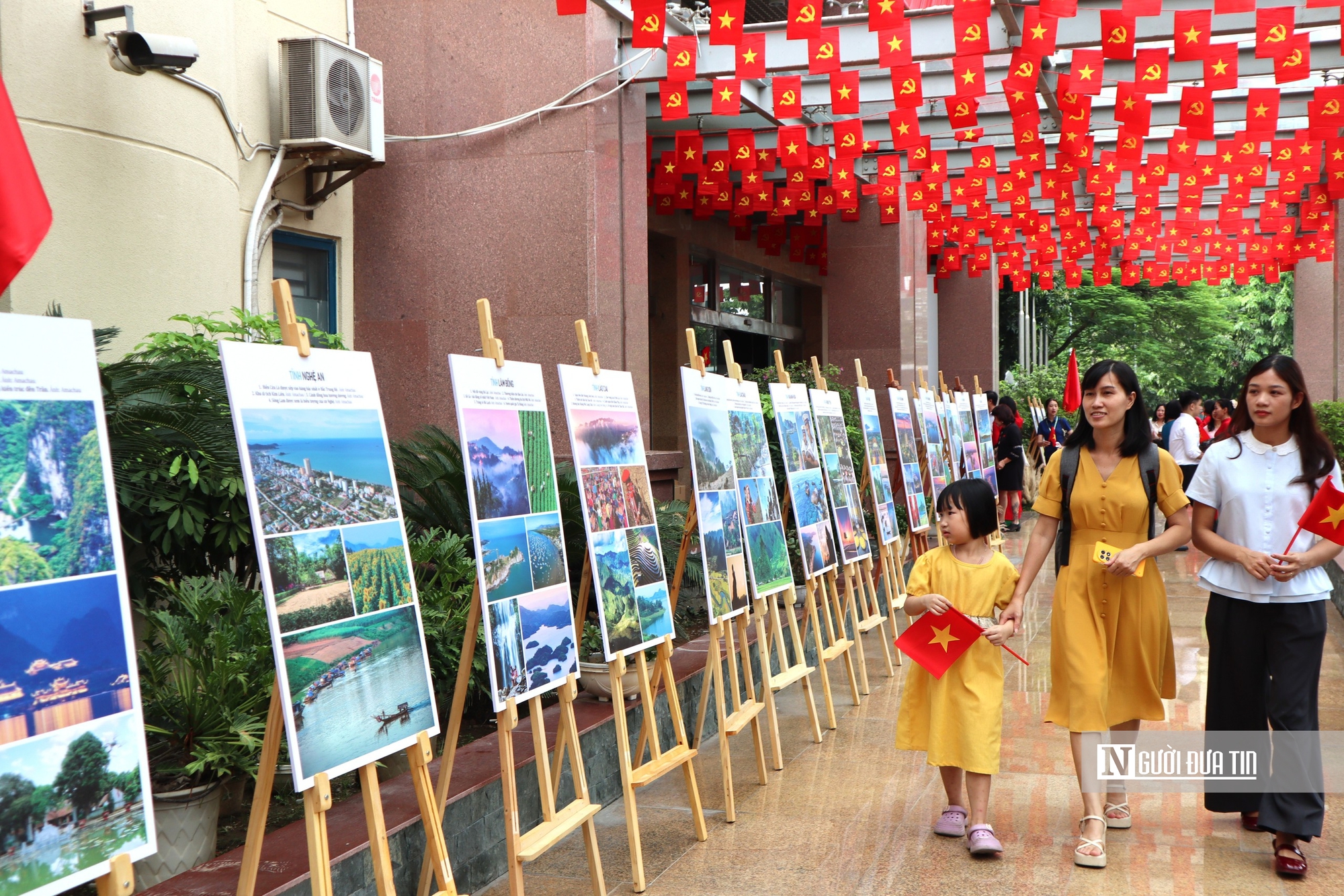 Tái hiện 80 năm lịch sử đất nước tại triển lãm "Không có gì quý hơn độc lập tự do"- Ảnh 3.