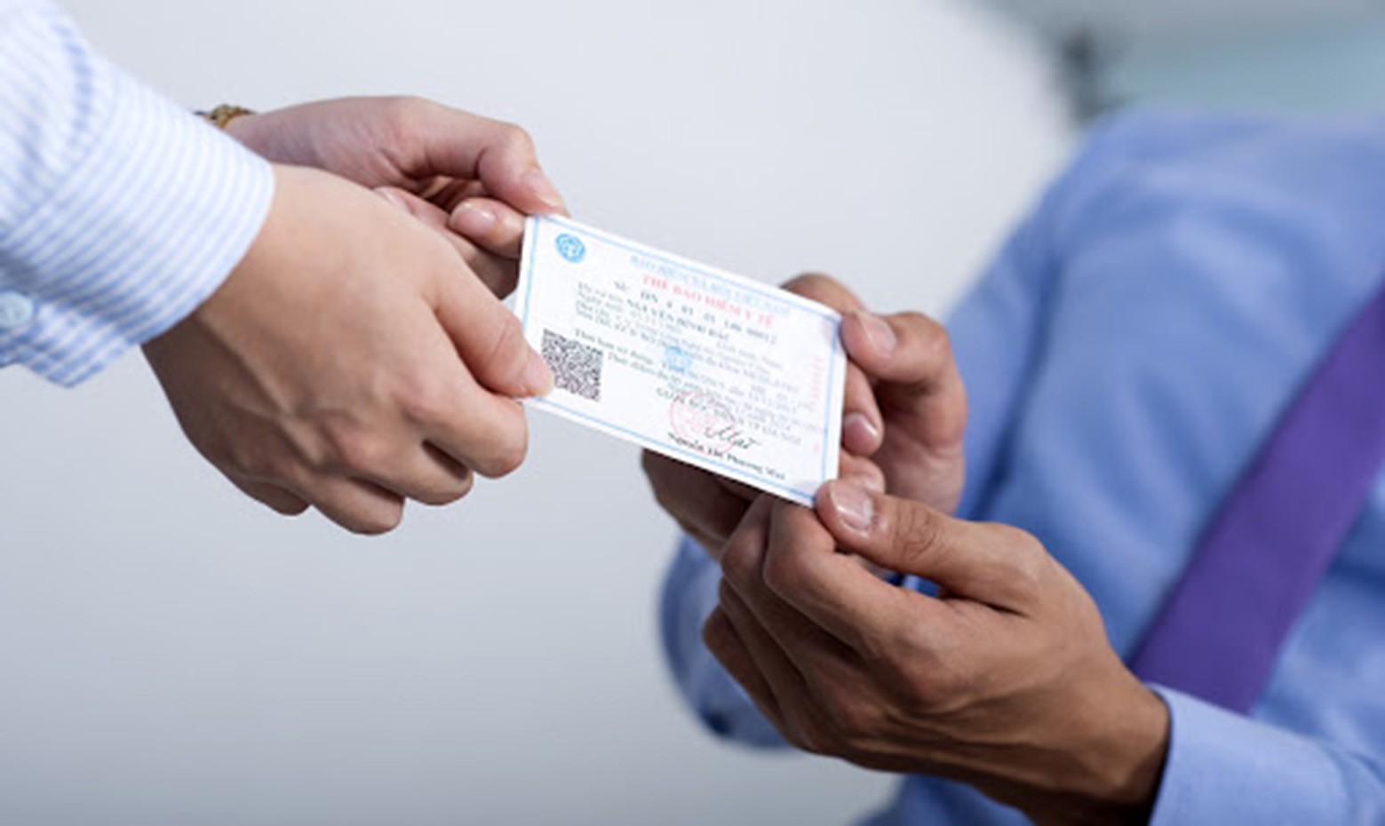 Không phải trường hợp người khuyết tật nào cũng được cấp thẻ BHYT miễn phí - Ảnh 1.