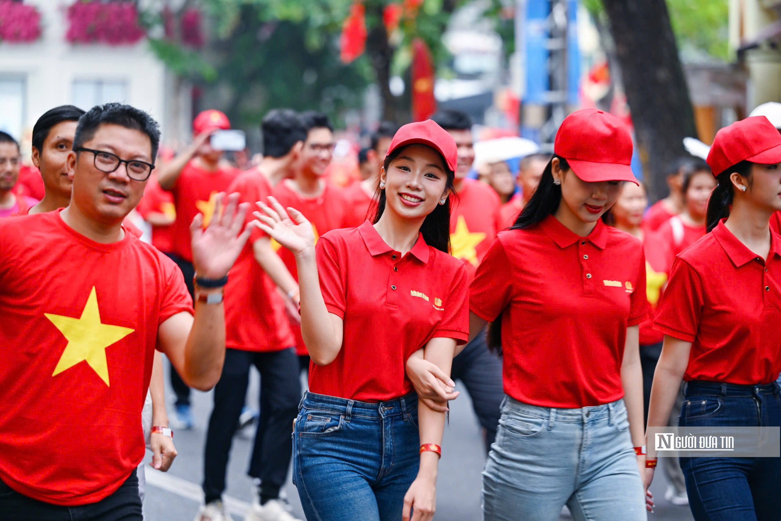 Người dân cả nước đồng loạt đi bộ, hướng tới 1 tỷ bước chân bước vào kỷ nguyên mới- Ảnh 9.