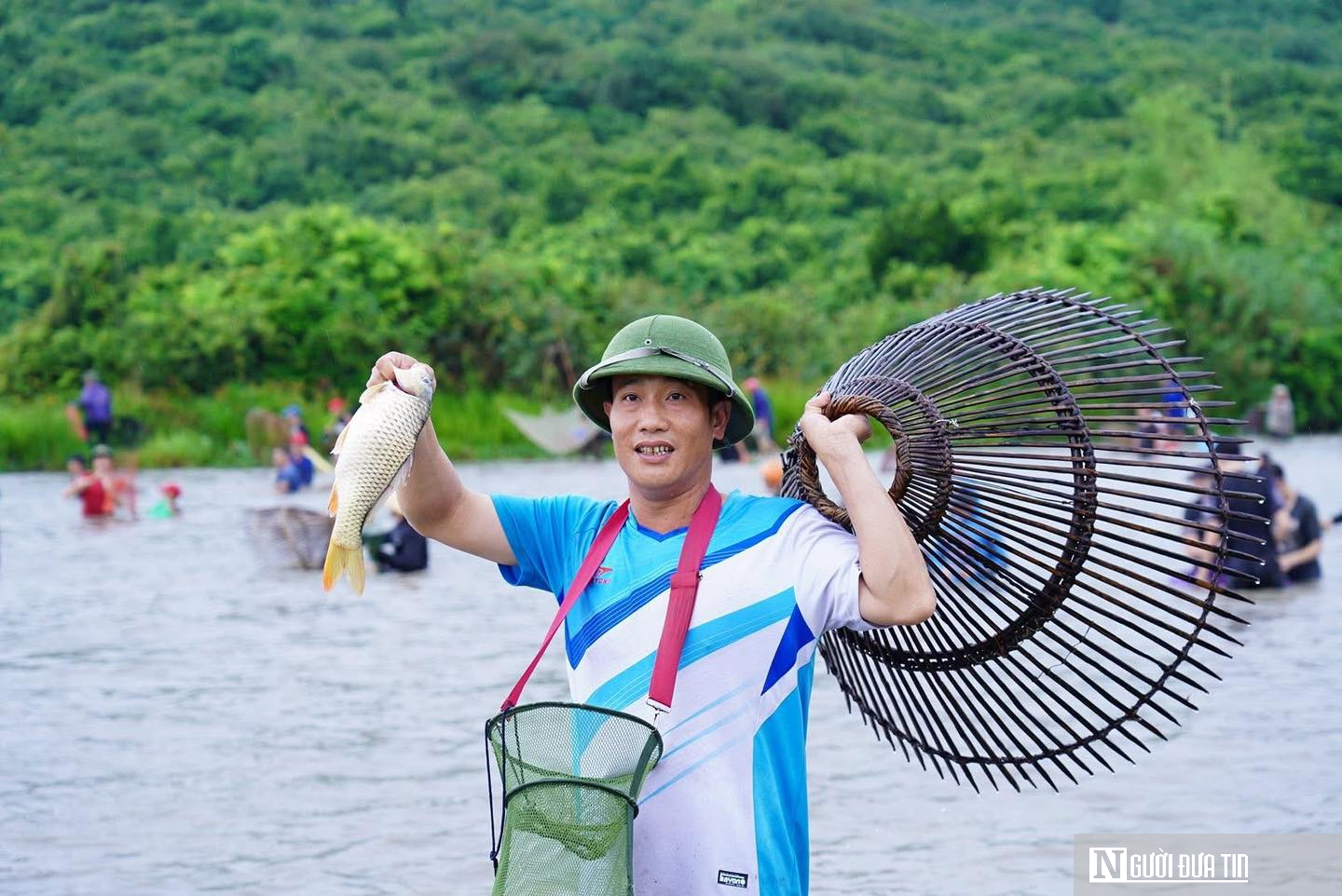 Độc đáo lễ hội đánh cá truyền thống lớn nhất ở Hà Tĩnh - Ảnh 4.