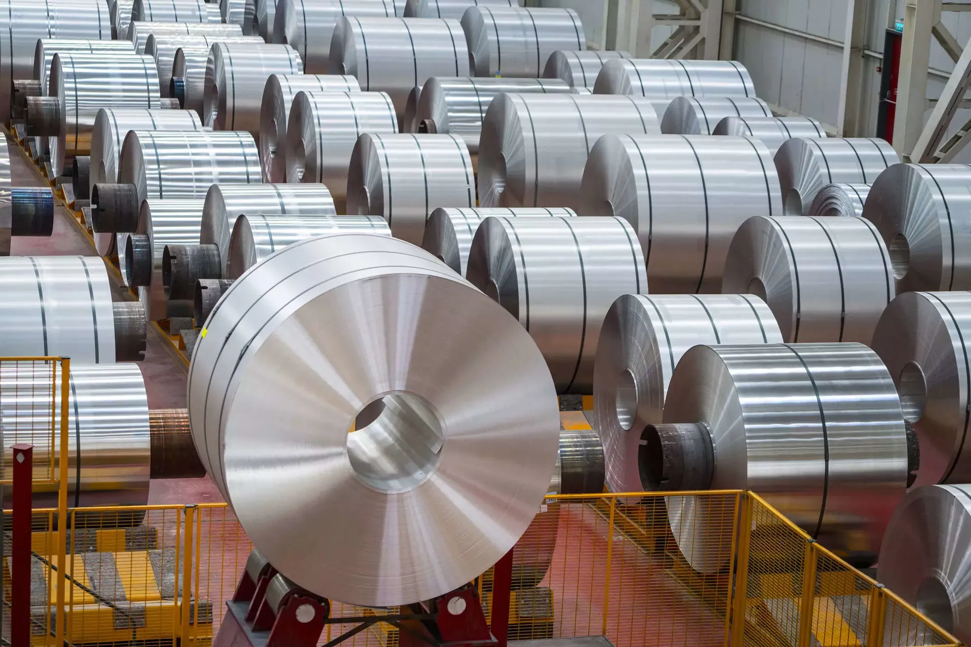 Bộ Công Thương áp thuế CBPG lên tới 37,17% với thép mạ từ Trung Quốc- Ảnh 1.
