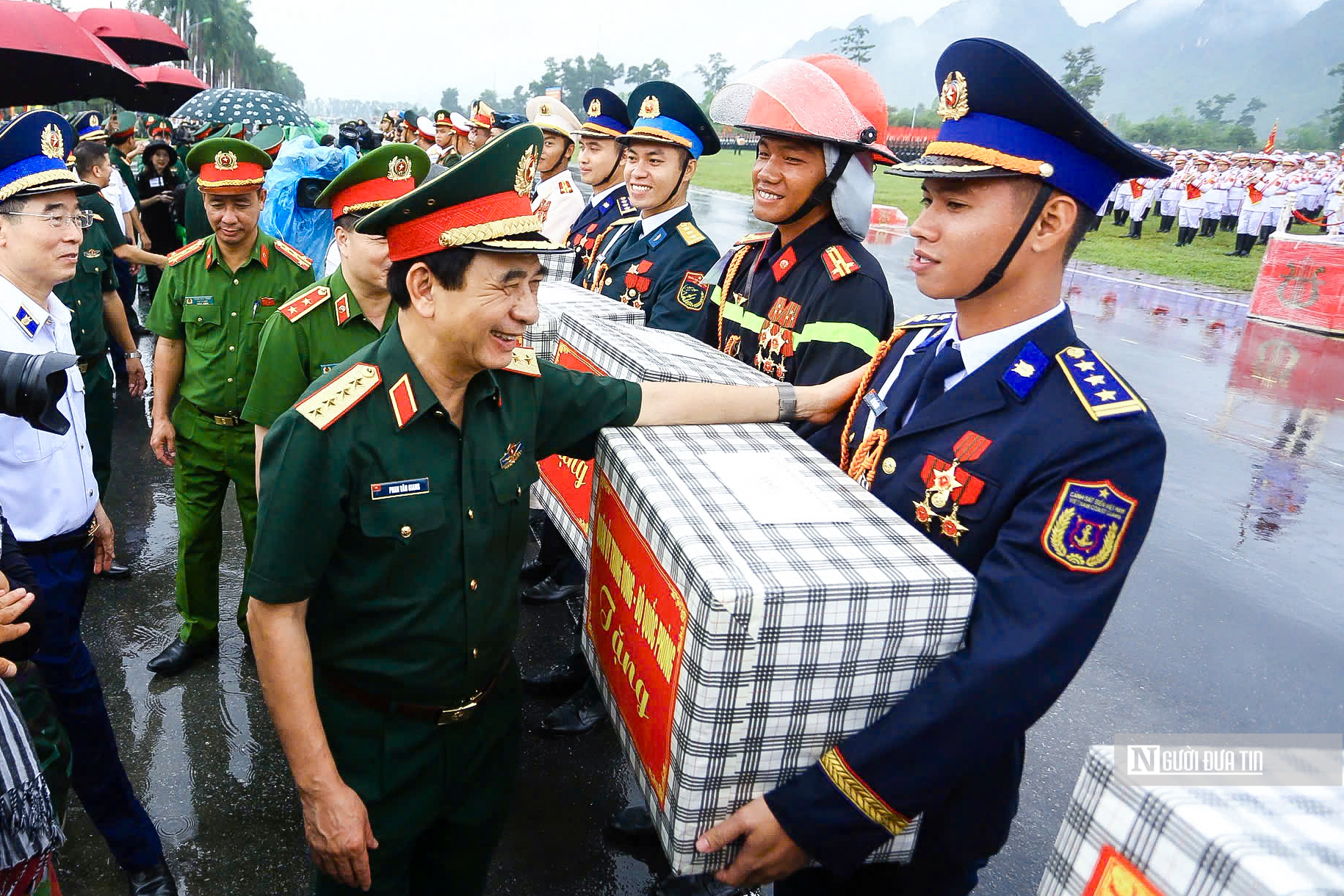 Bộ trưởng Bộ Quốc phòng kiểm tra buổi tổng hợp luyện lần thứ 4- Ảnh 9.