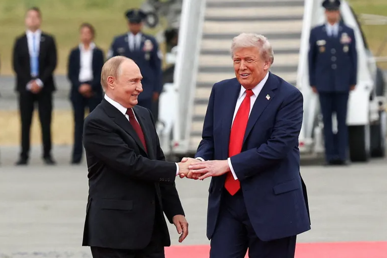 Ông Trump hội đàm hai tiếng rưỡi tại Alaska với ông Putin, tuyên bố đã thống nhất được nhiều điểm - Ảnh 1.