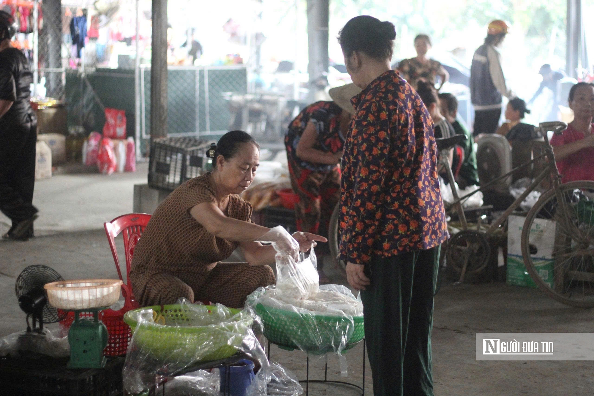 Mưu sinh bên bếp lửa, giữ hồn quê qua nghề làm bánh mướt ở Sơn Tiến- Ảnh 4.