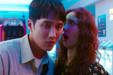 "Nữ thần Kpop" Yoona nhảy sông Hàn giữa đêm khiến cư dân mạng thót tim - Ảnh 3.