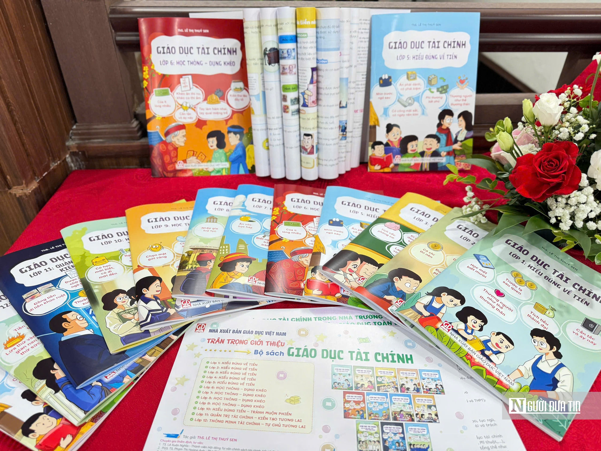 Ra mắt bộ sách "Giáo dục tài chính" cho học sinh - Ảnh 3.